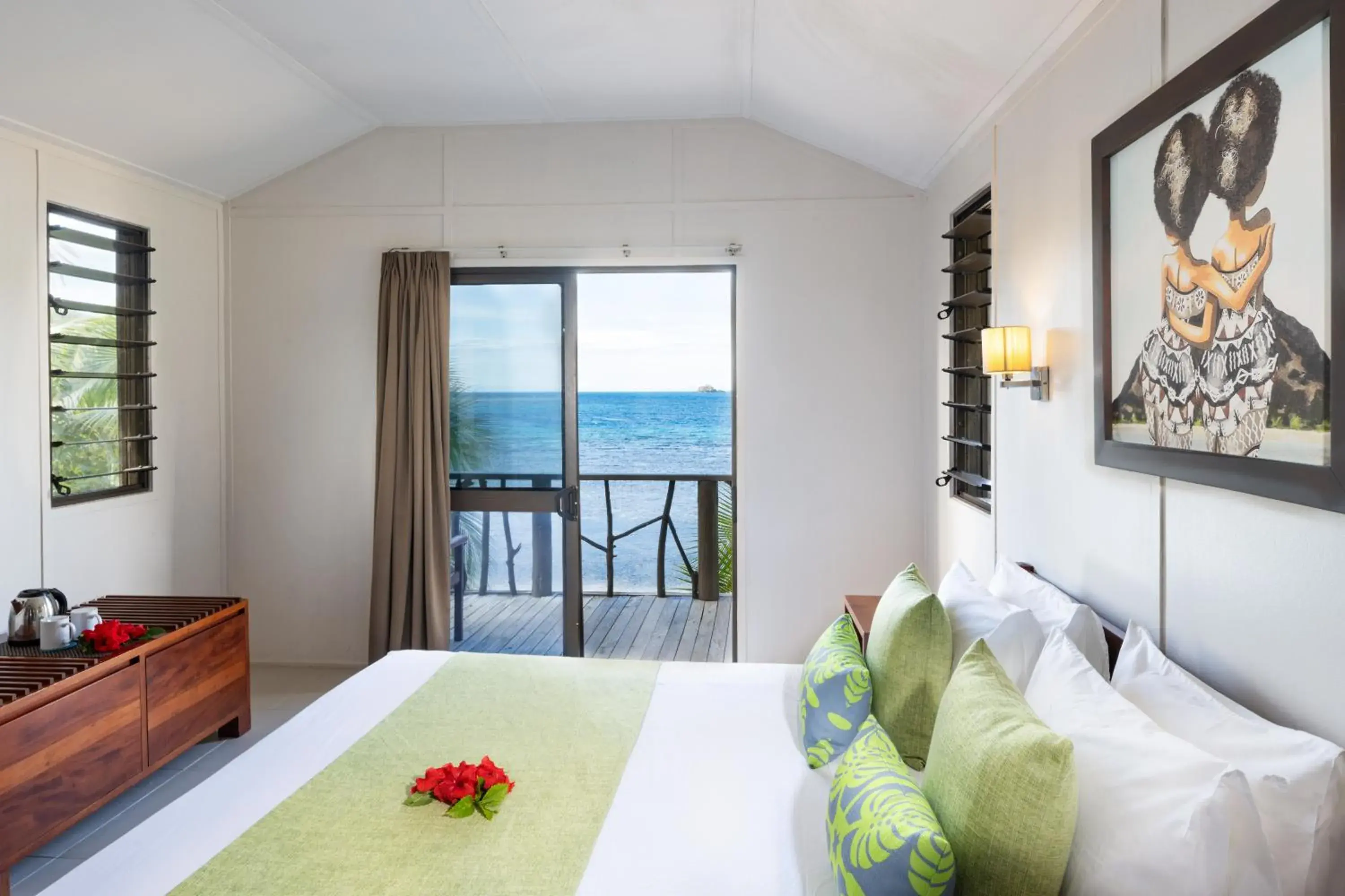 Bed in Mantaray Island Resort Bed in Mantaray Island Resort