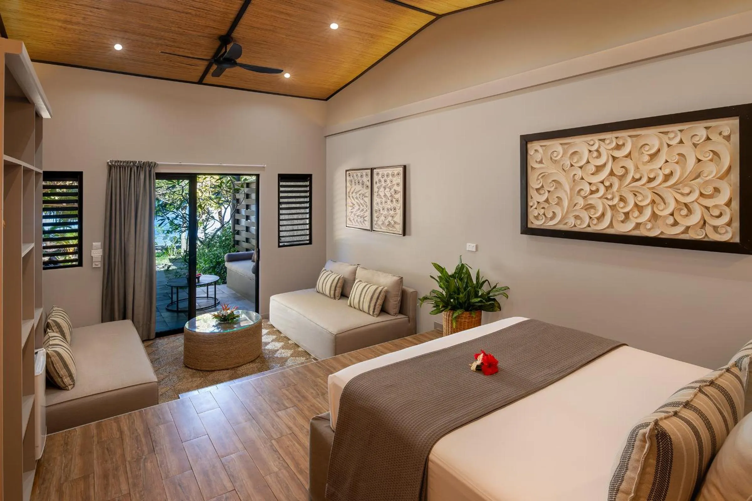 Bed in Mantaray Island Resort