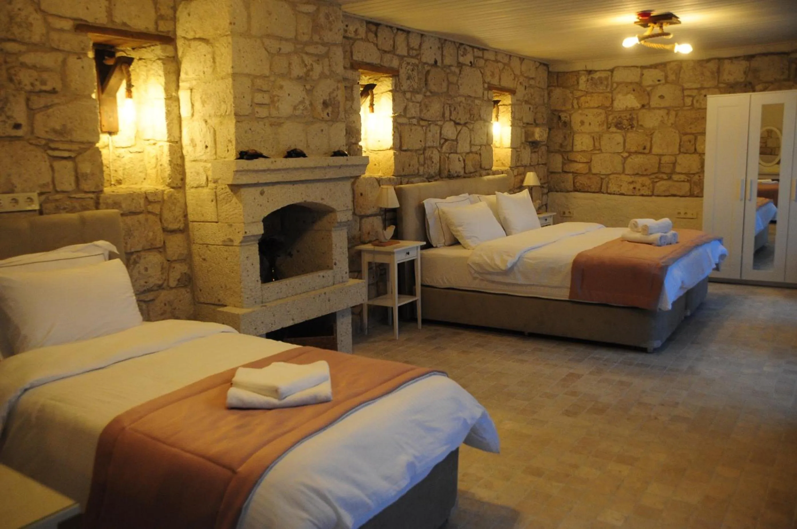 Bedroom in Çona Otel