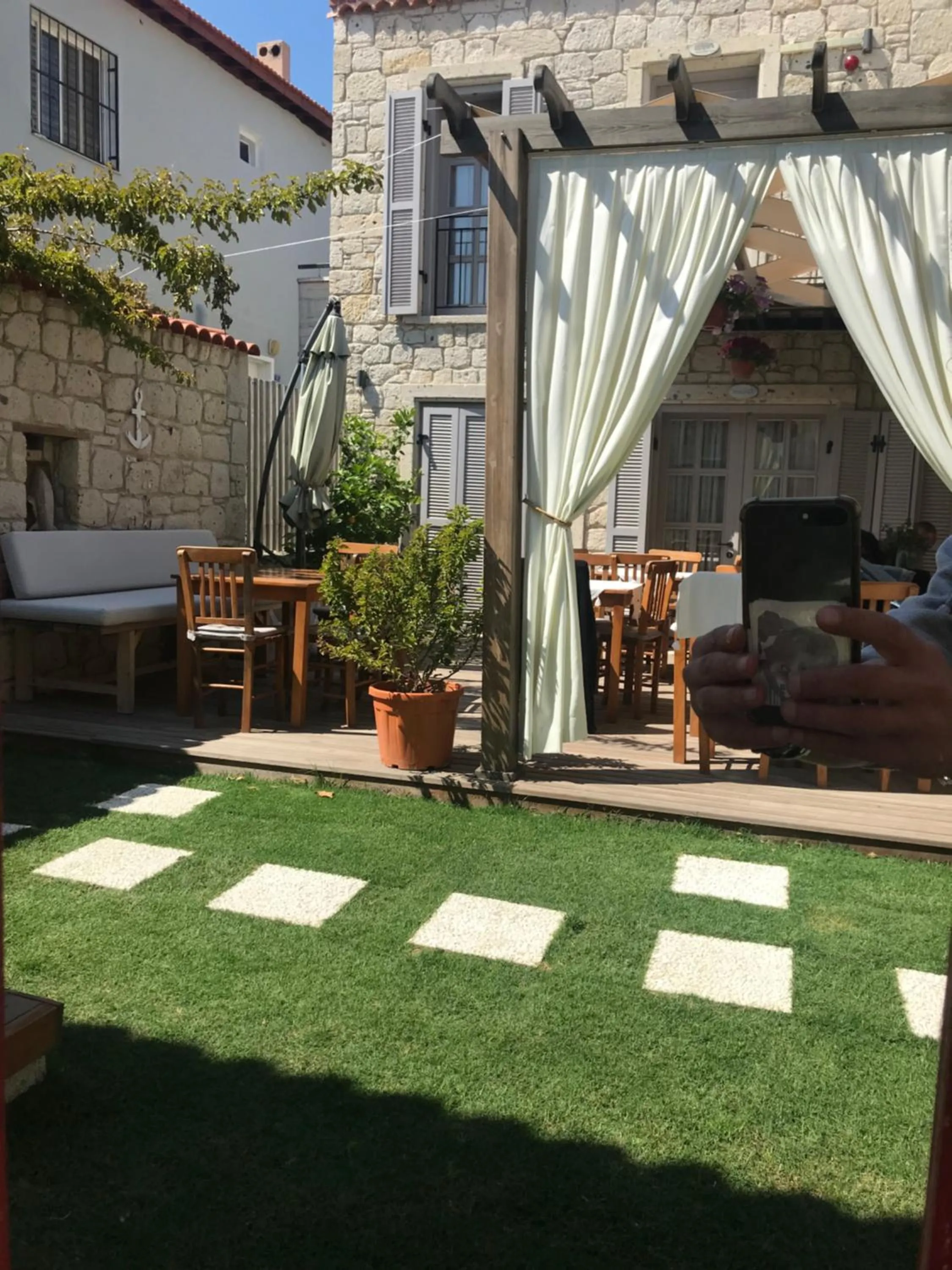 Patio in Çona Otel