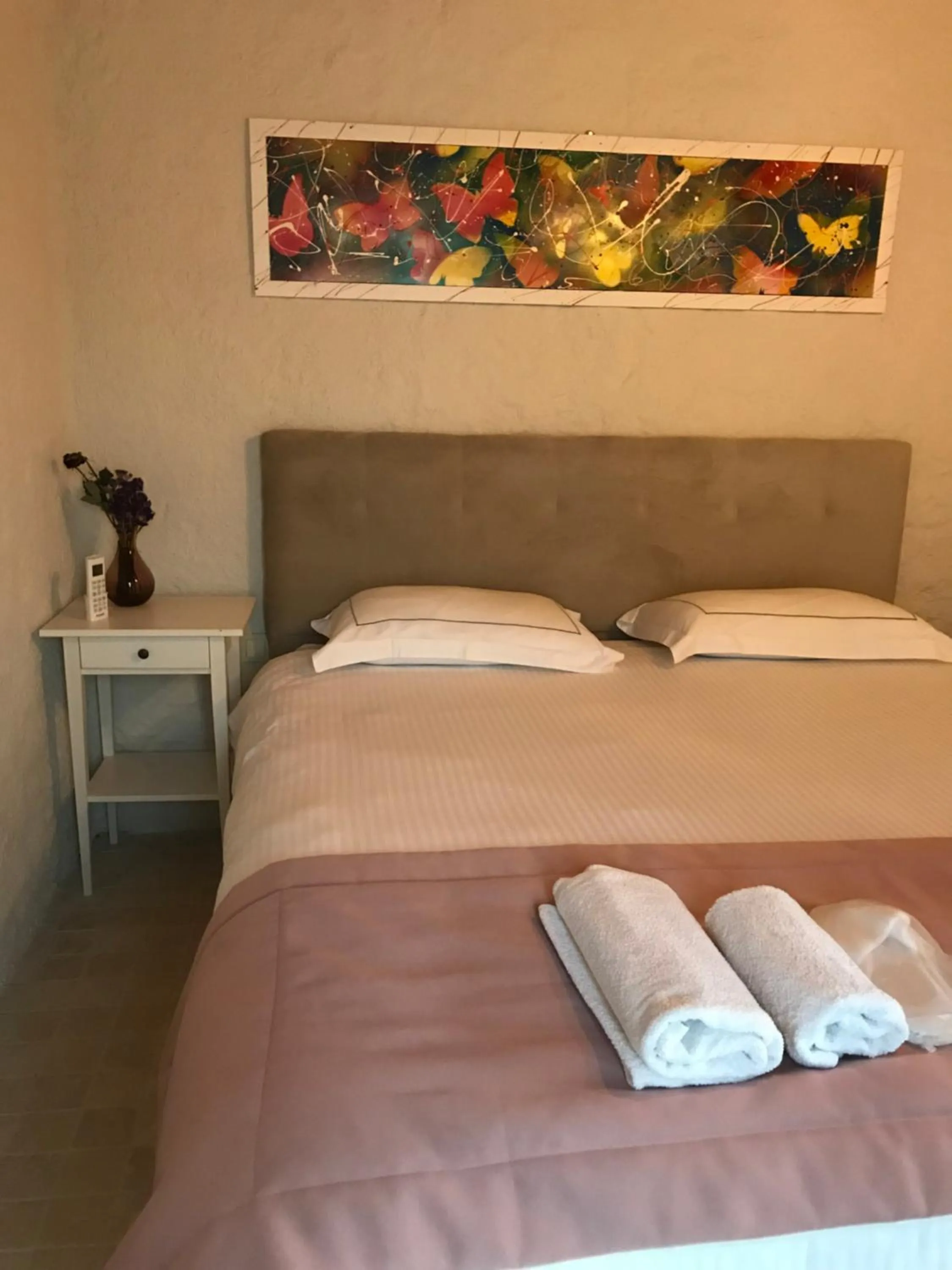 Bed in Çona Otel