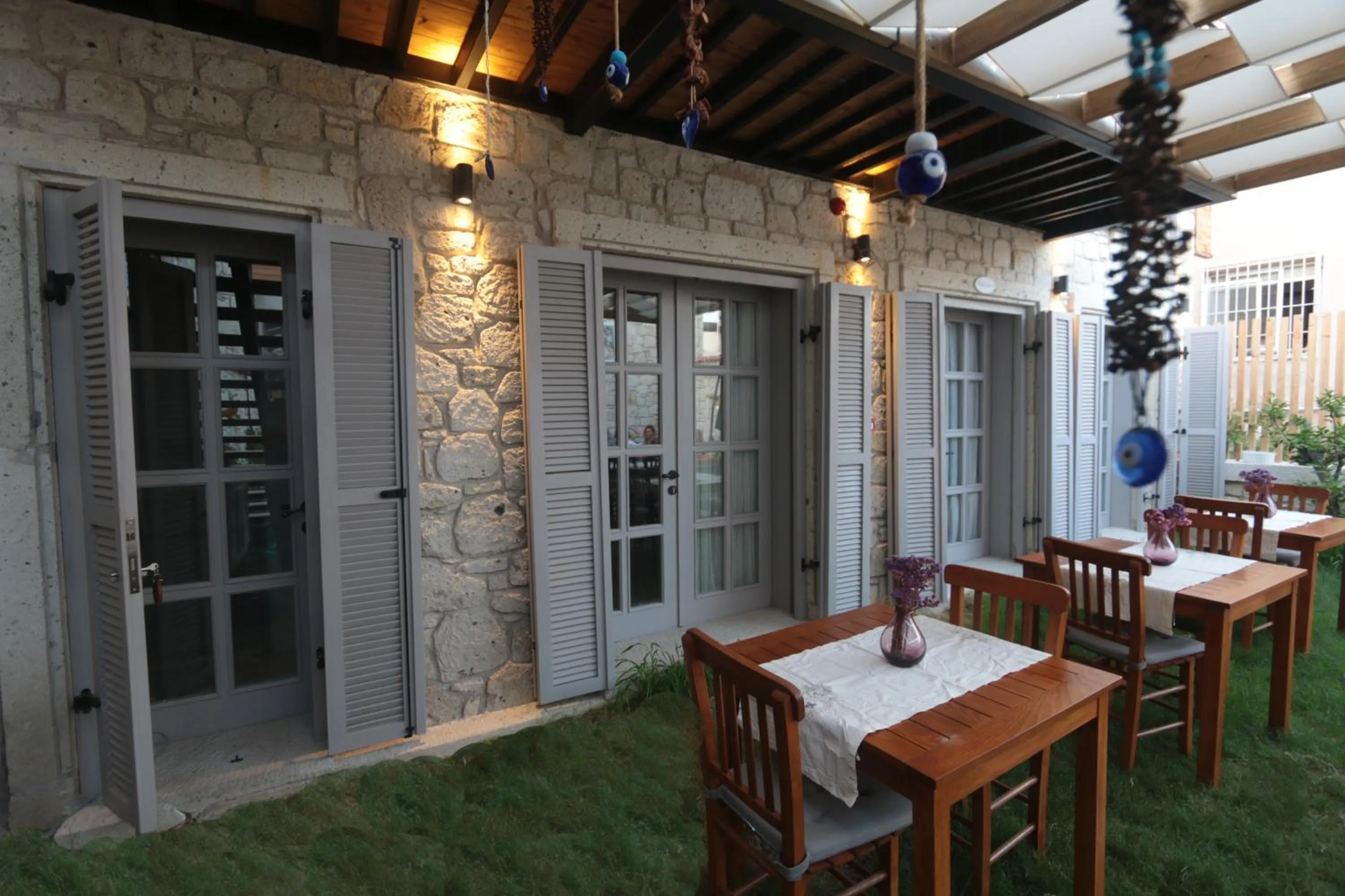 Patio in Çona Otel