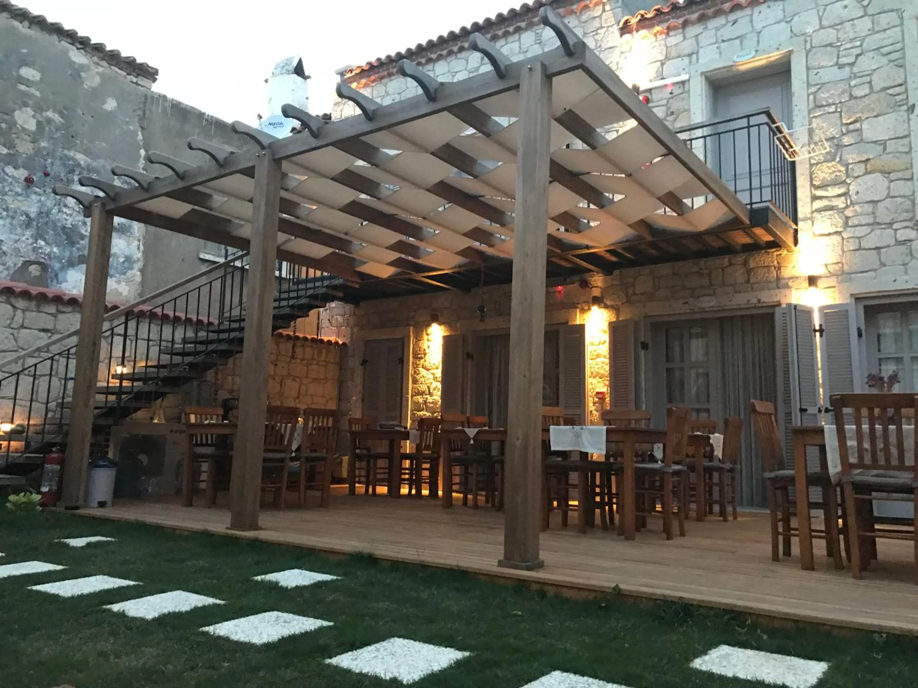 Patio in Çona Otel