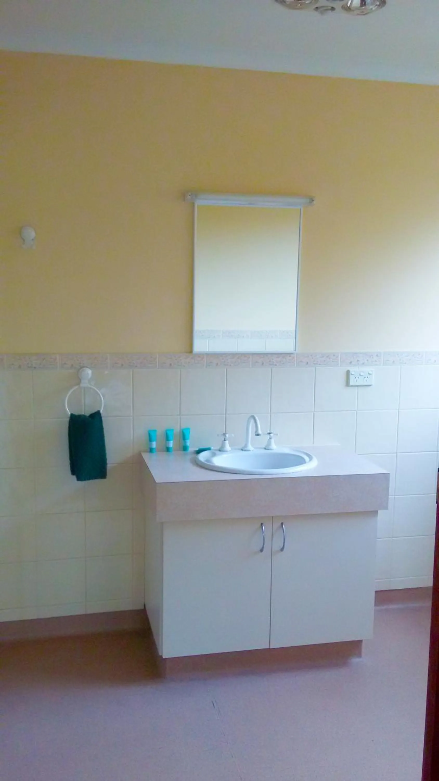 Food and drinks in Strahan Retreat Holiday Park