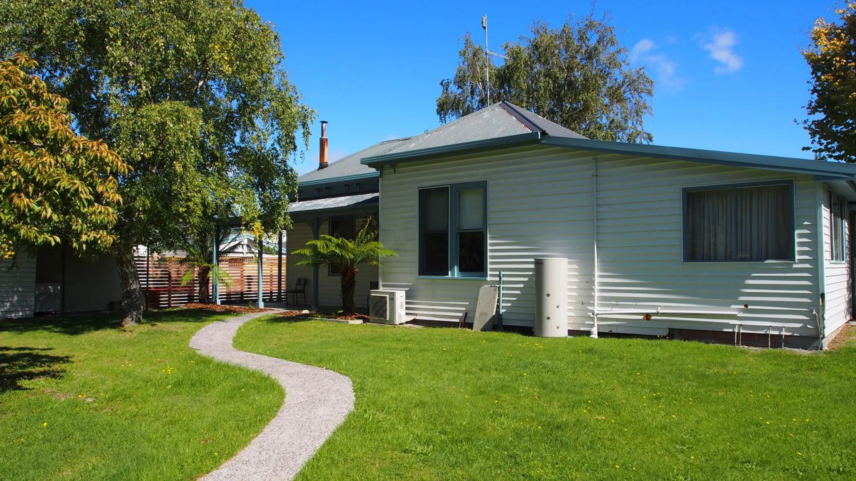 Property building in Strahan Retreat Holiday Park
