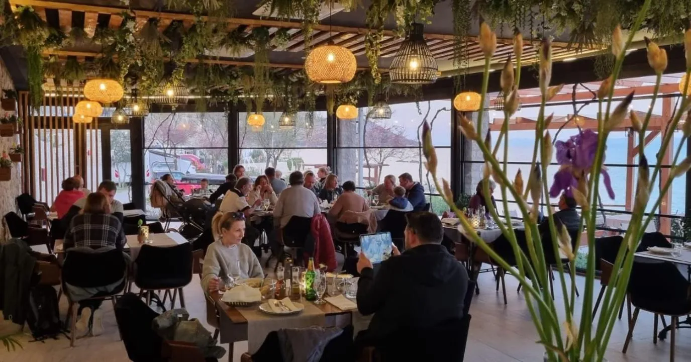 Restaurant/places to eat in Lavanda Mobile Homes & Villas