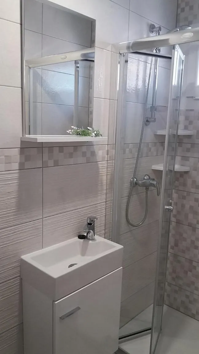 Bathroom in Lavanda Mobile Homes & Villas