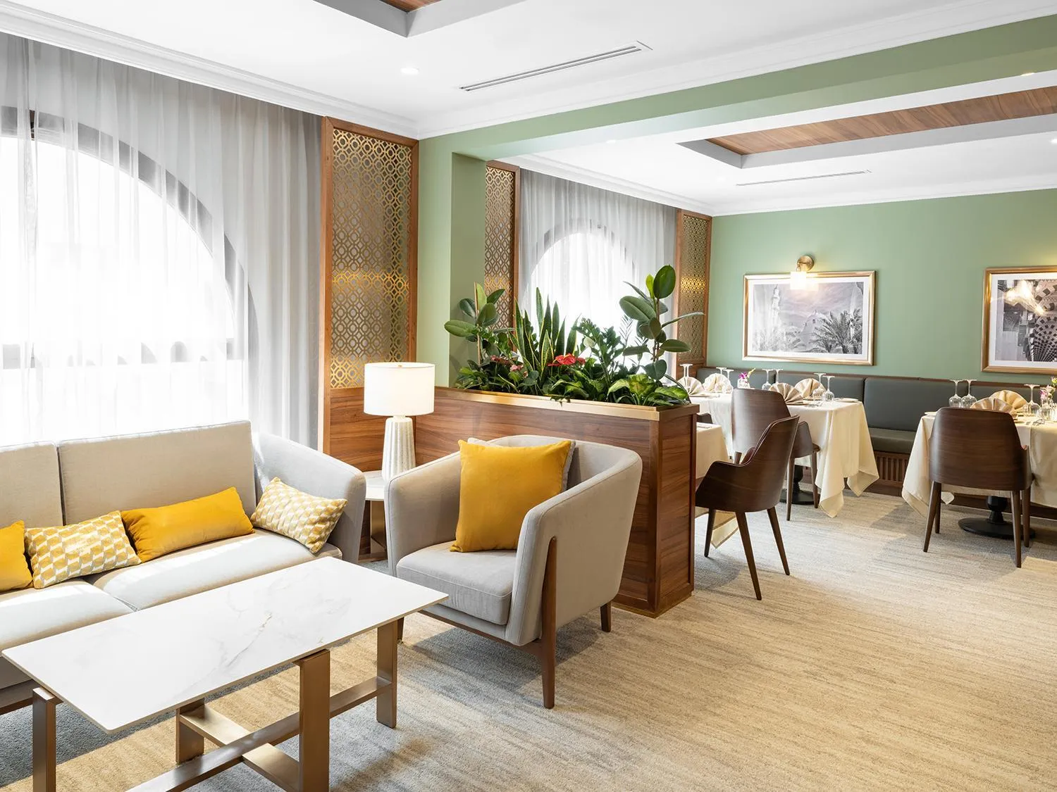 Lounge or bar in Elaf Taiba Hotel