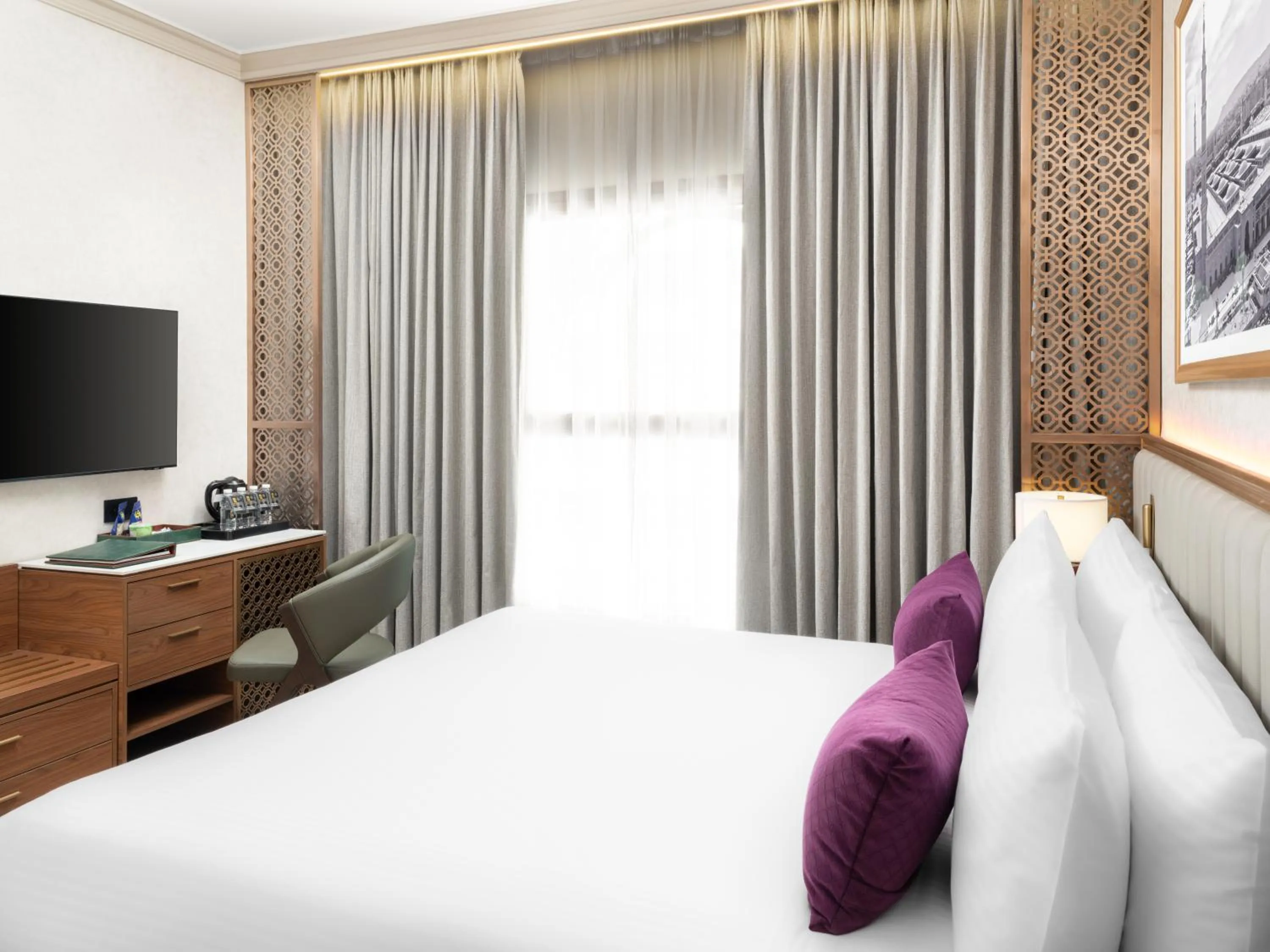 Bed in Elaf Taiba Hotel