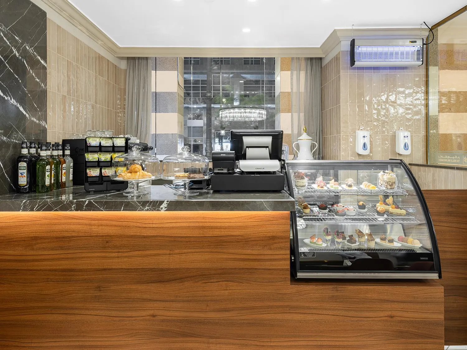 Food and drinks in Elaf Taiba Hotel