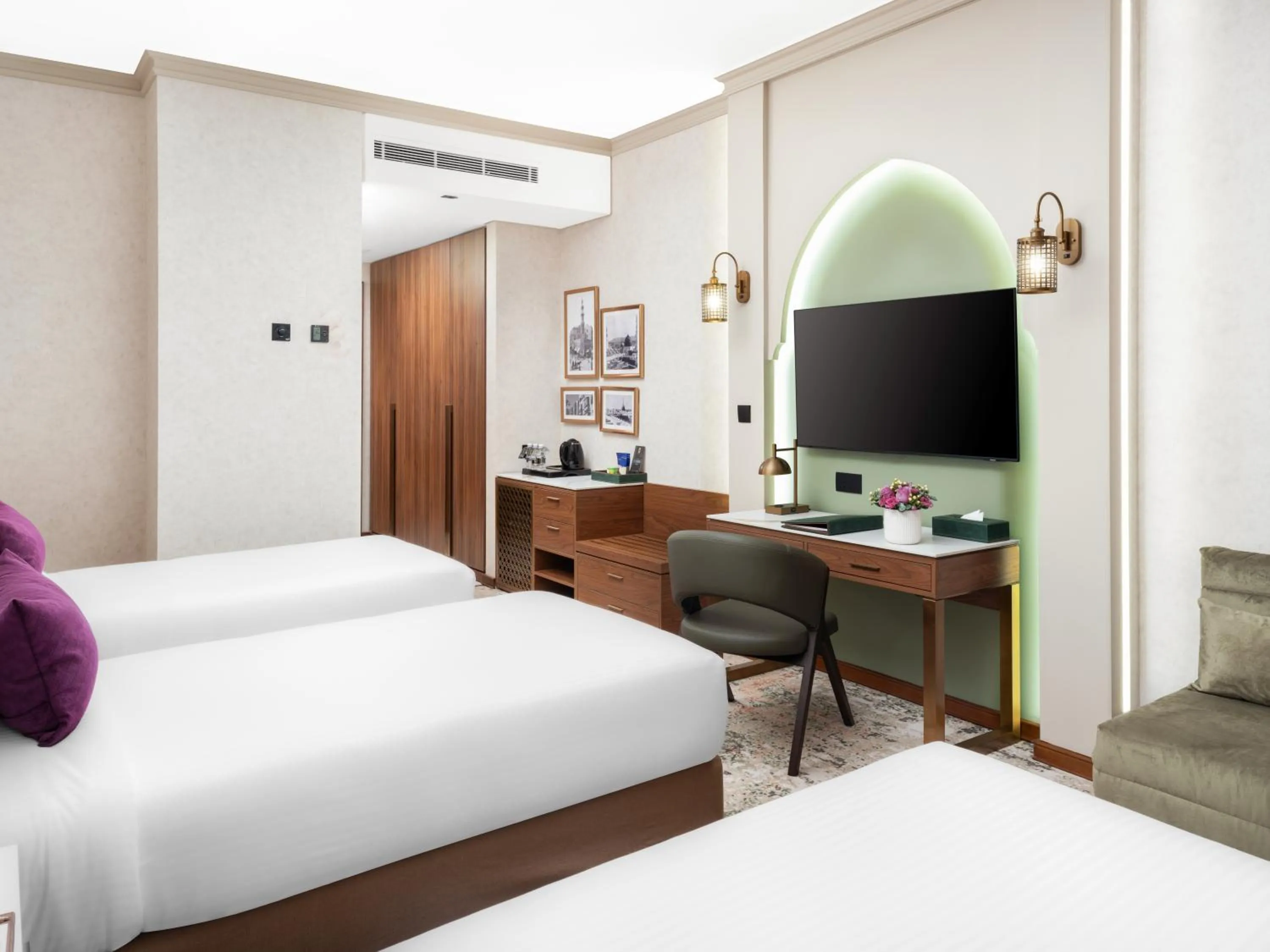 Bed in Elaf Taiba Hotel