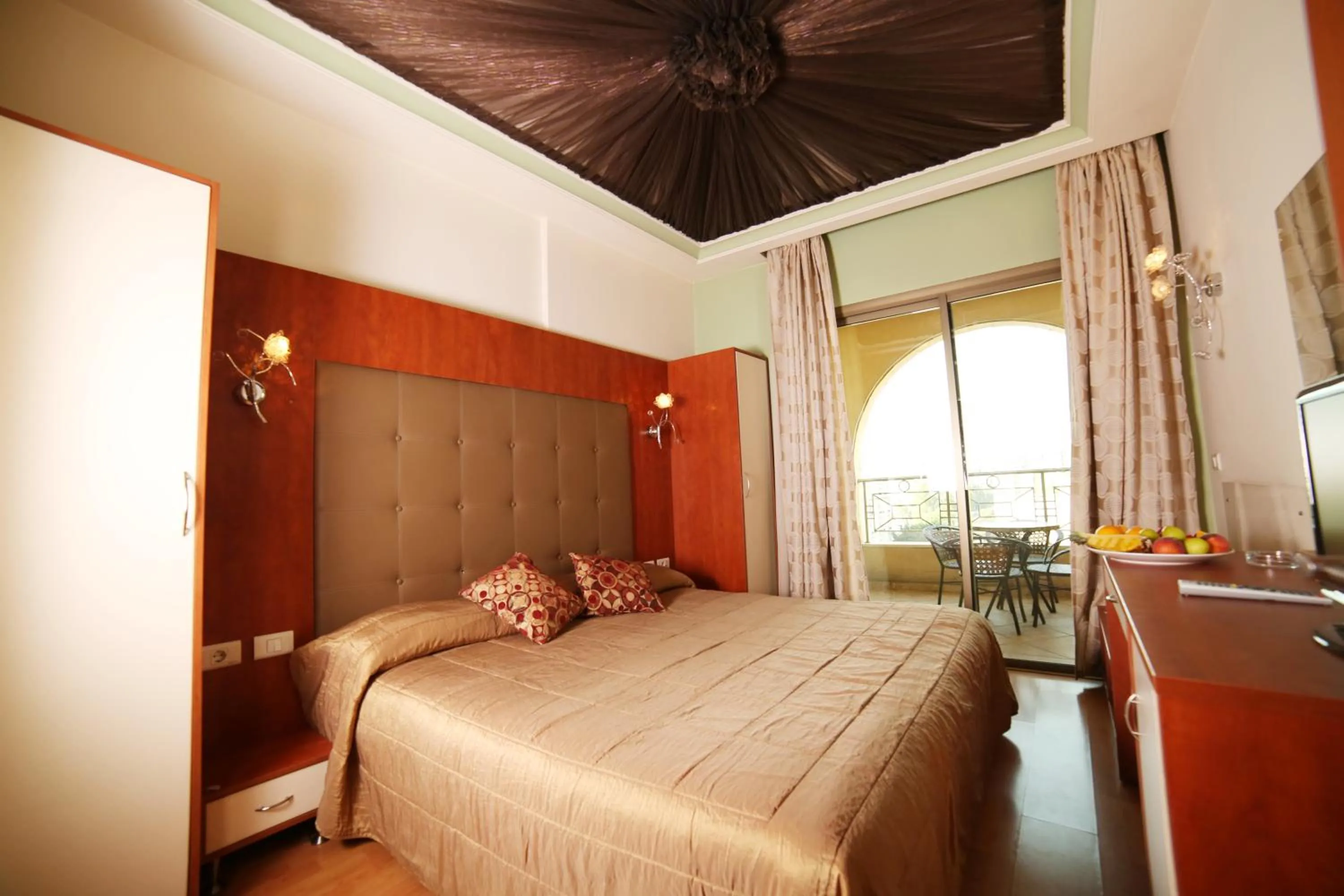 TV and multimedia, Bed in Princessa Hotel