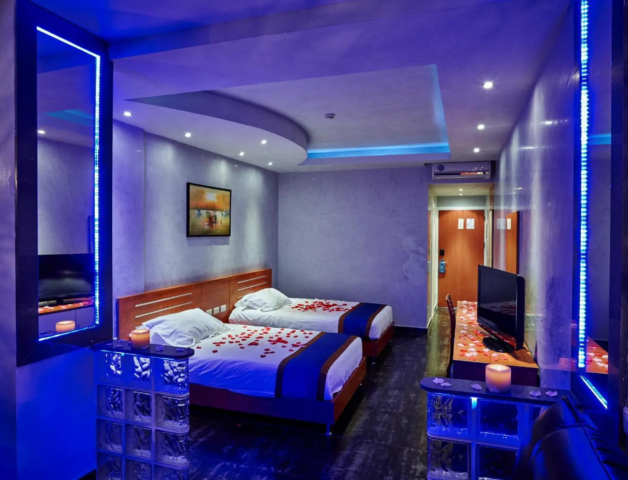 Superior Twin Room with Partial Sea View in Princessa Hotel Superior Twin Room with Partial Sea View in Princessa Hotel