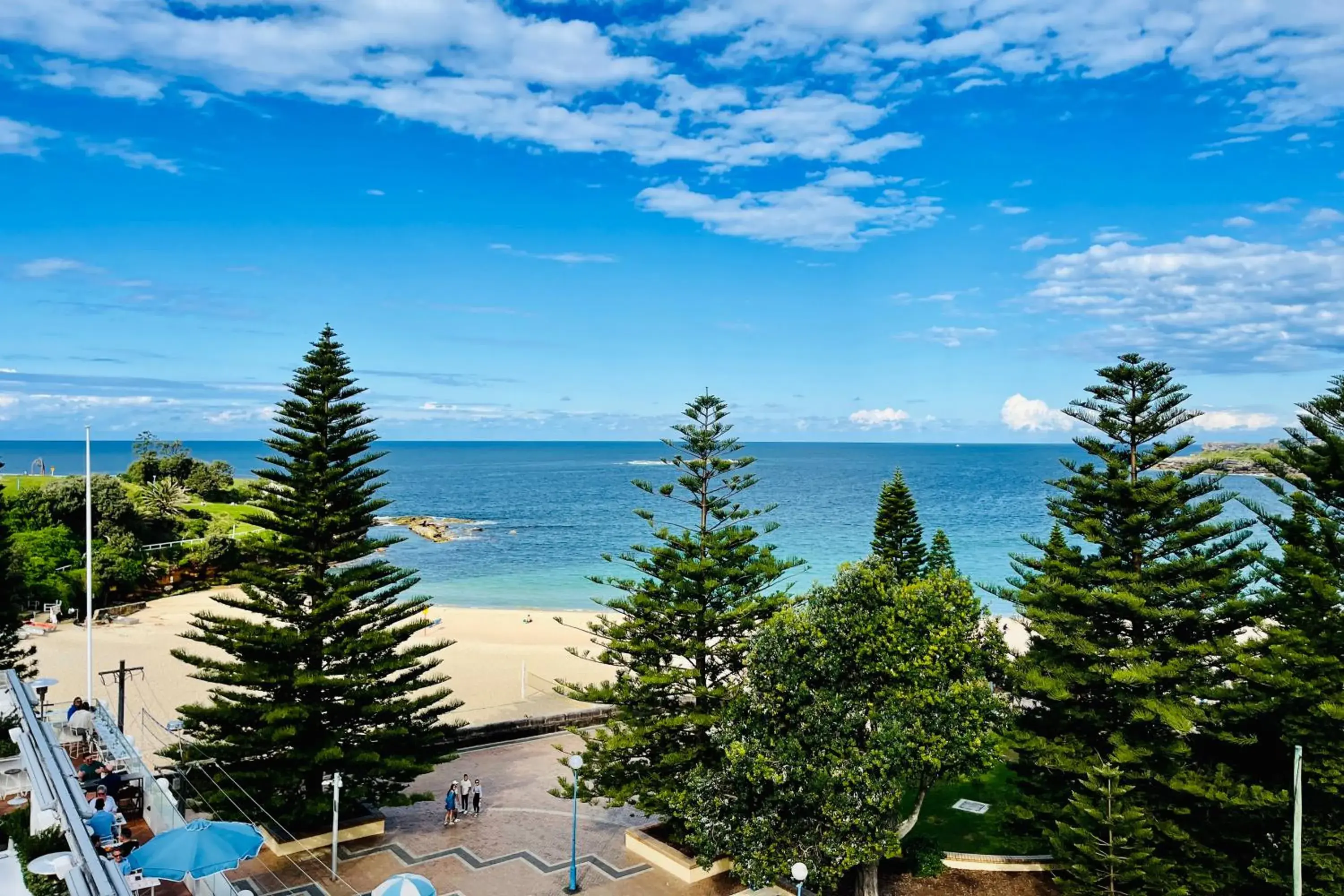 Sea view in Coogee Sands Hotel & Apartments Sea view in Coogee Sands Hotel & Apartments