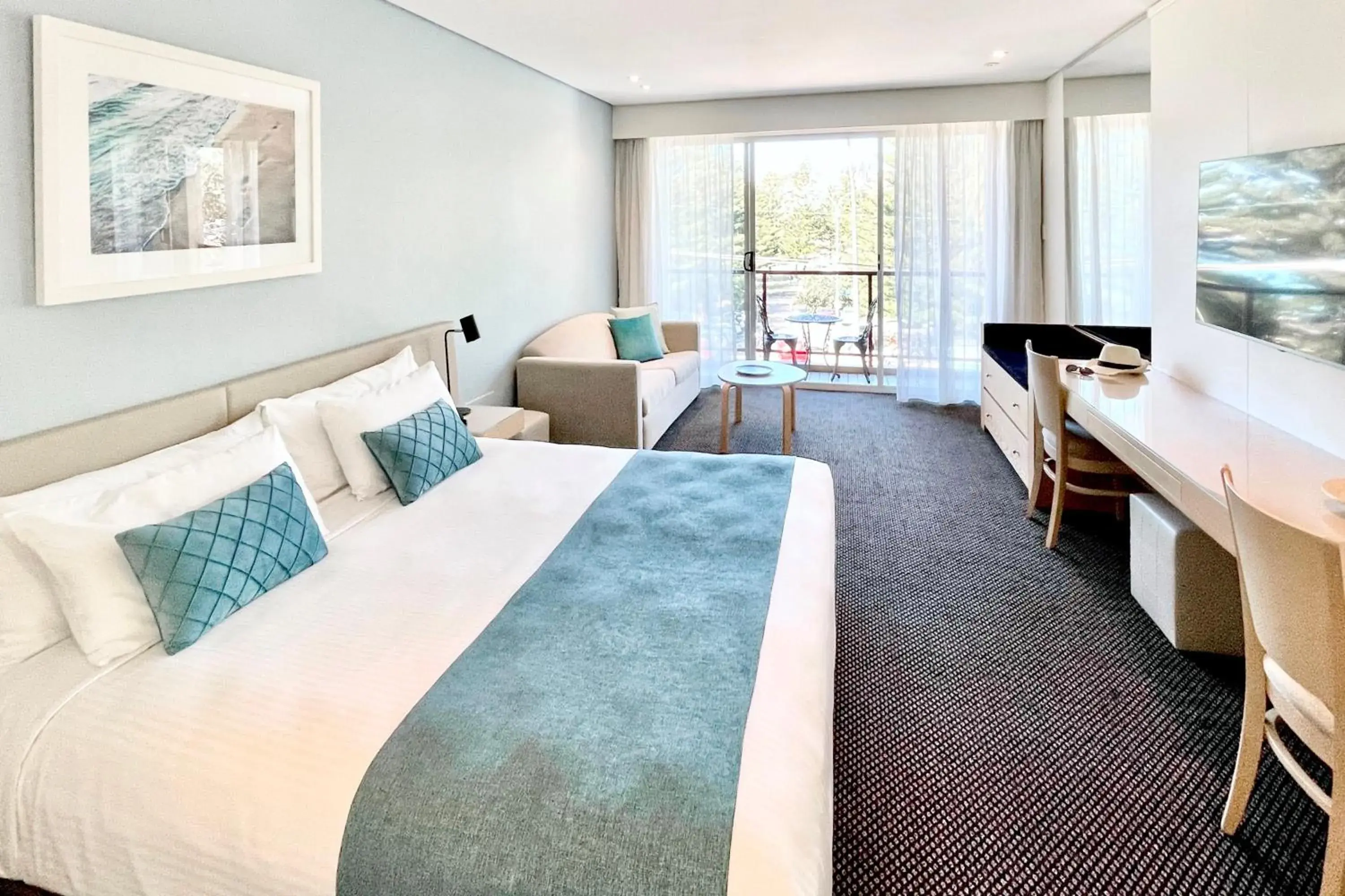 Photo of the whole room, Bed in Coogee Sands Hotel & Apartments Photo of the whole room, Bed in Coogee Sands Hotel & Apartments