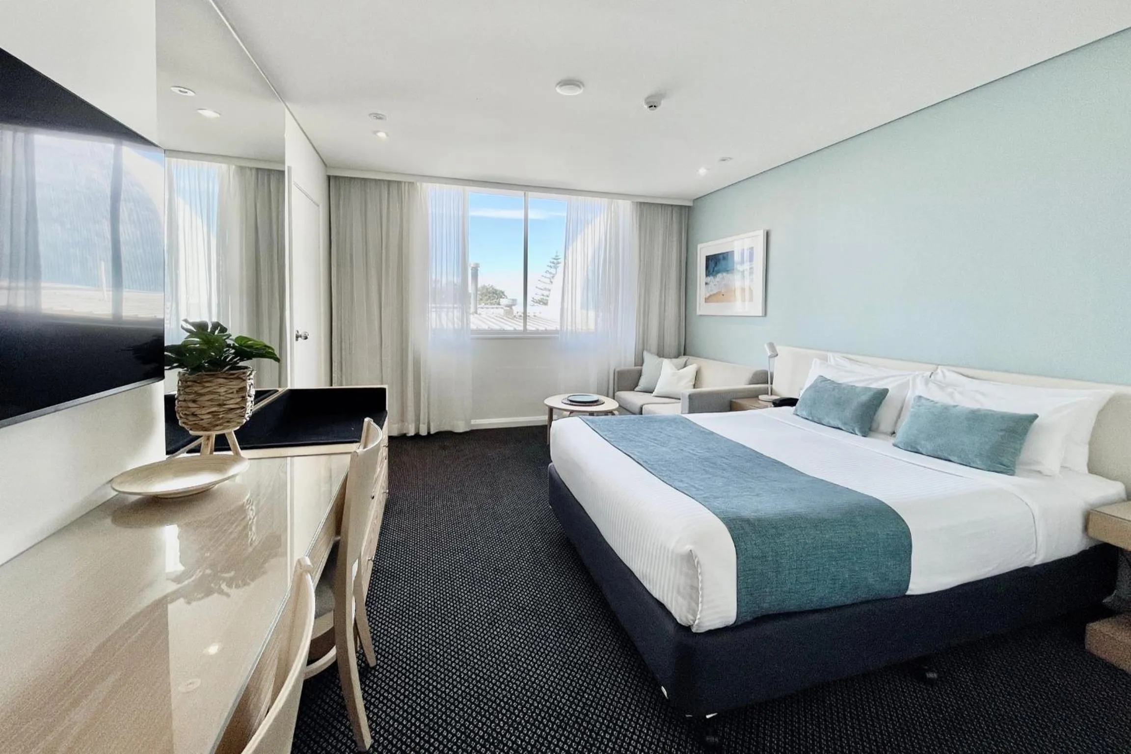 Photo of the whole room, Bed in Coogee Sands Hotel & Apartments