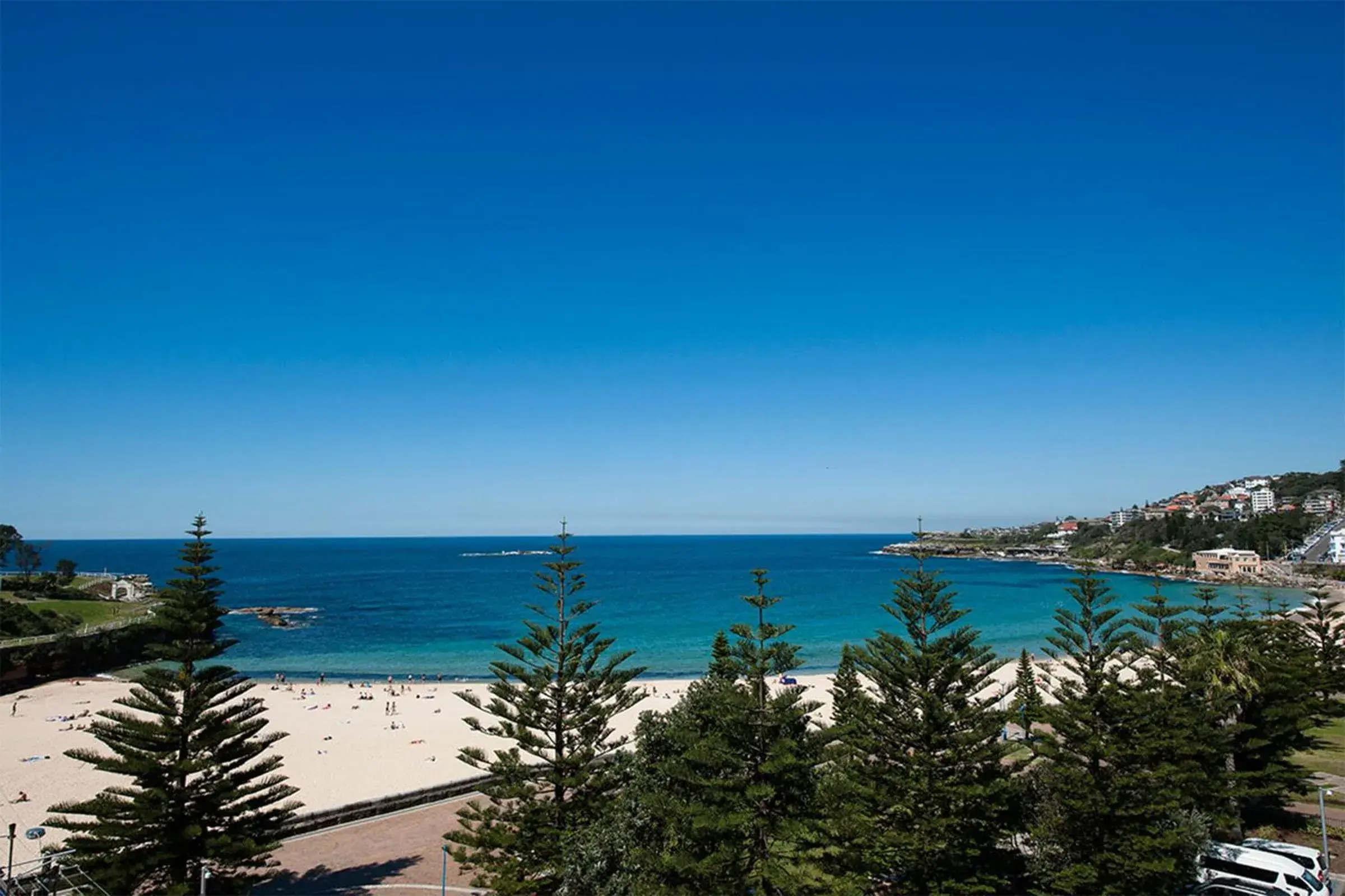 Sea view in Coogee Sands Hotel & Apartments Sea view in Coogee Sands Hotel & Apartments