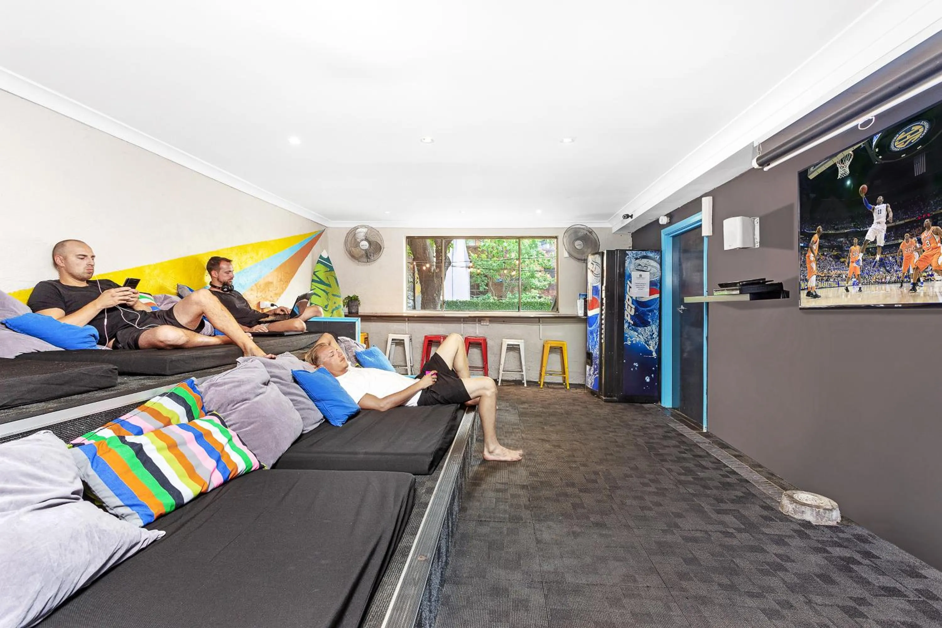 Communal lounge/ TV room in Summer House Kings Cross