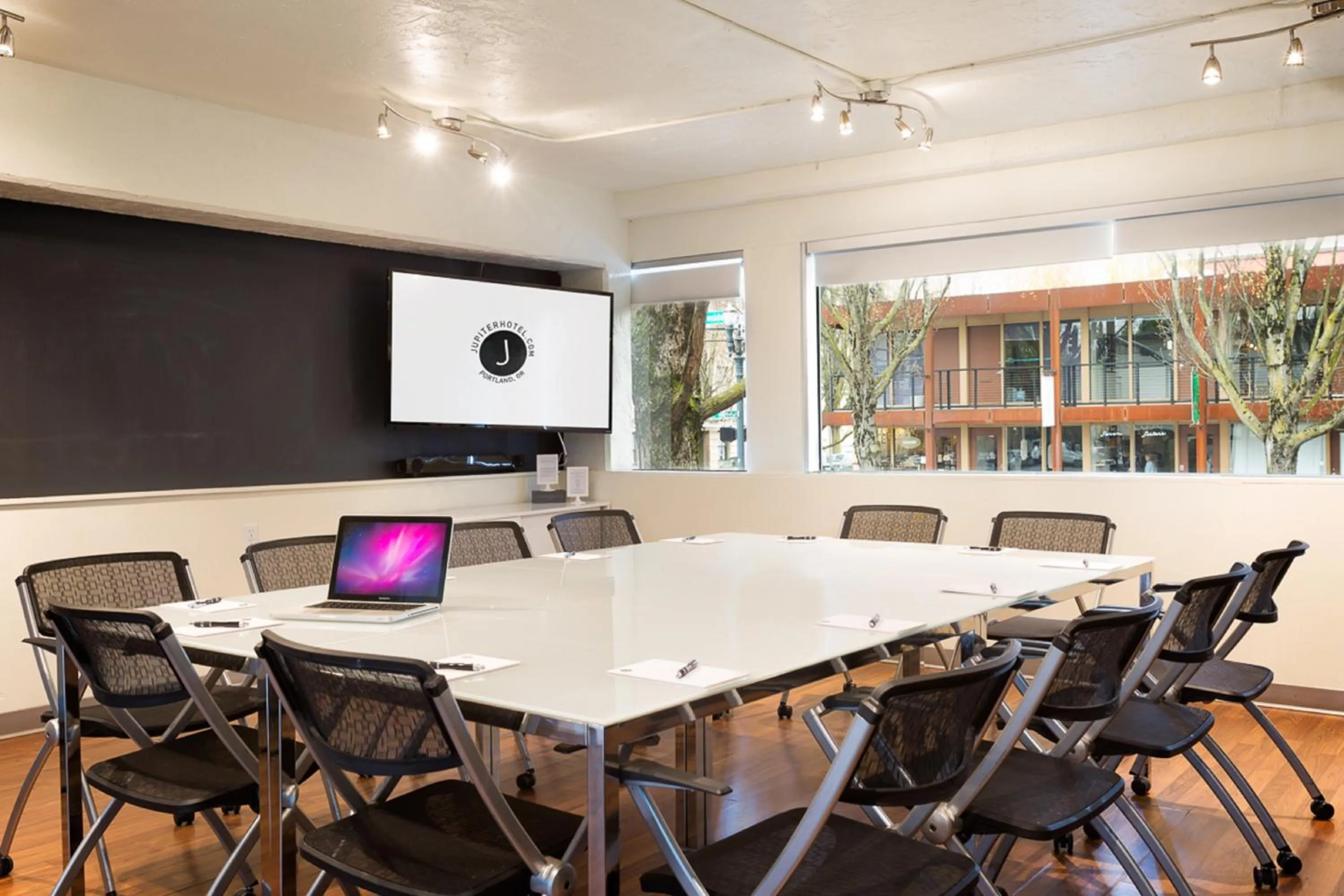 Meeting/conference room in Jupiter Hotel