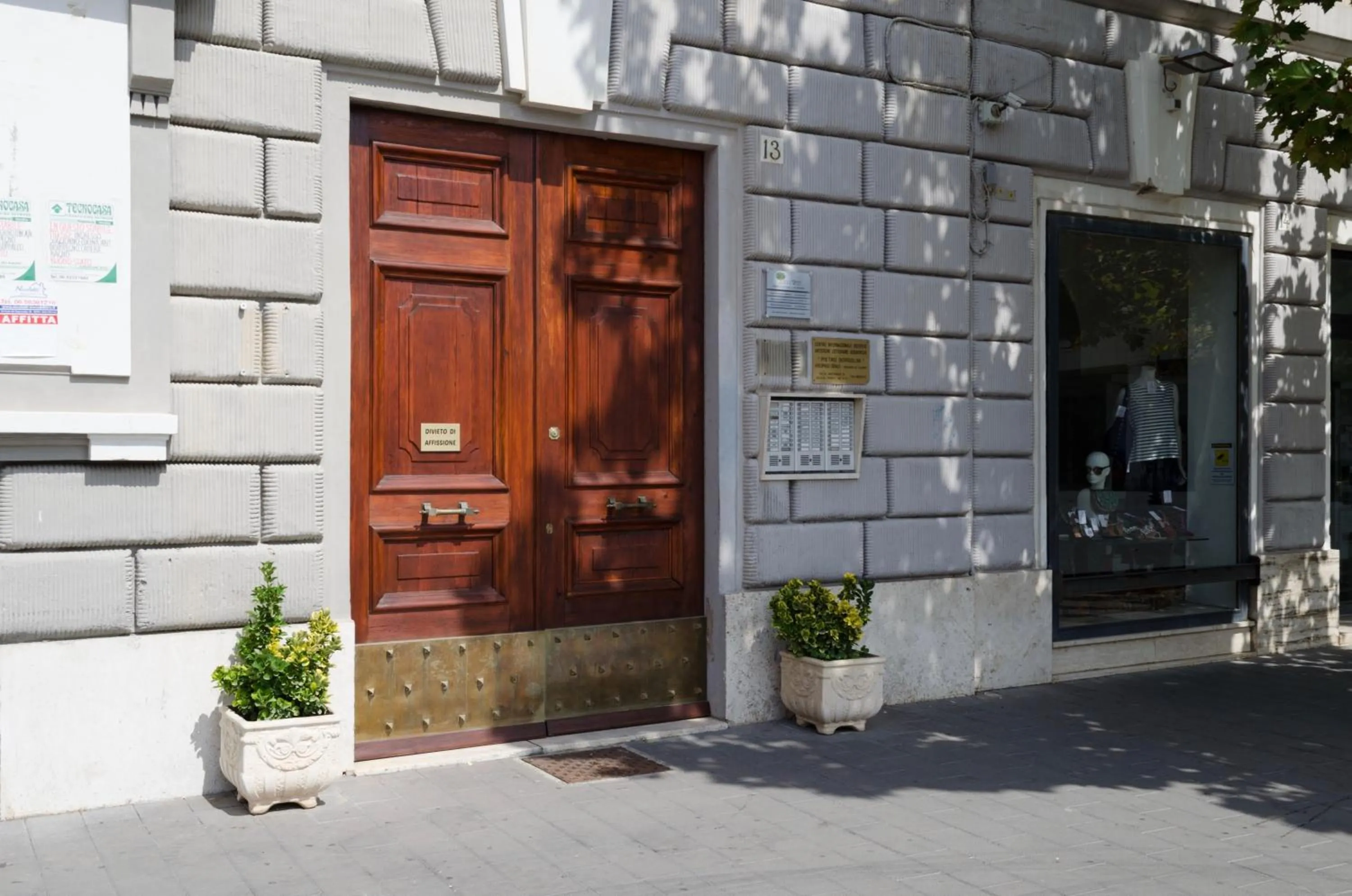 Facade/entrance in Appartamento Piazza Anco Marzio