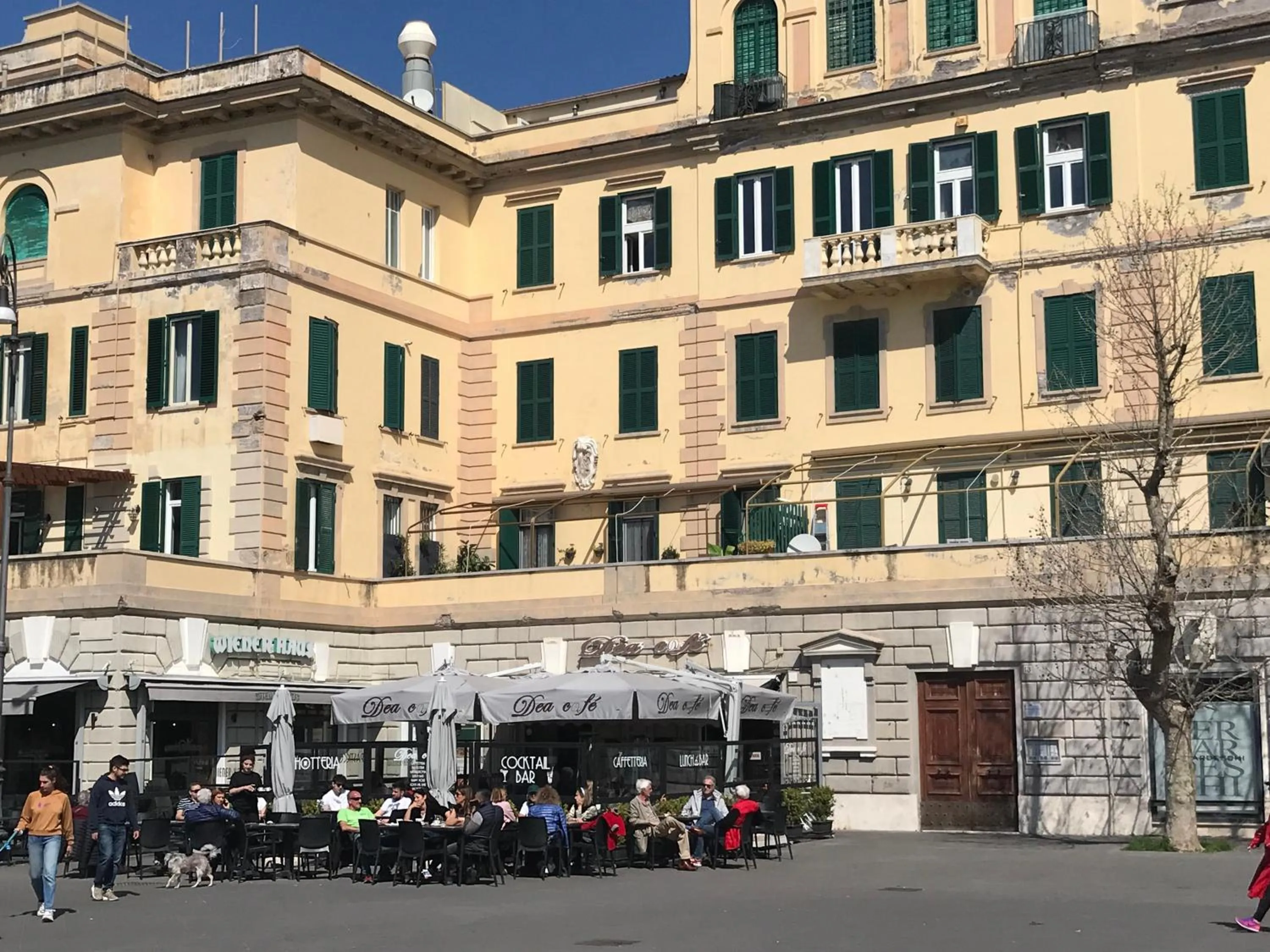 Property building in Appartamento Piazza Anco Marzio
