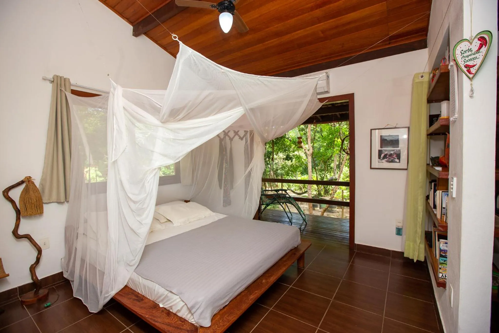 Photo of the whole room, Bed in Recanto dos Pássaros Zen Apartamentos em meio de Natureza