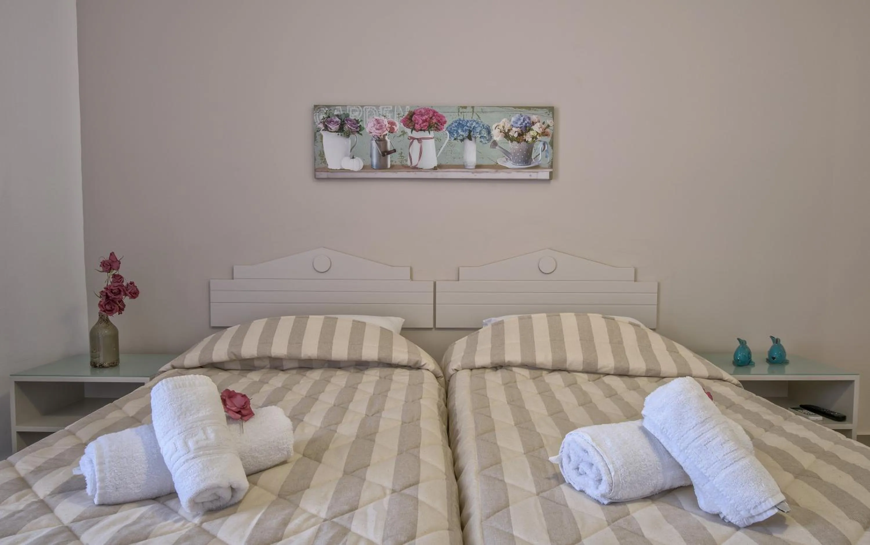 Bedroom, Bed in Aloe Apartments