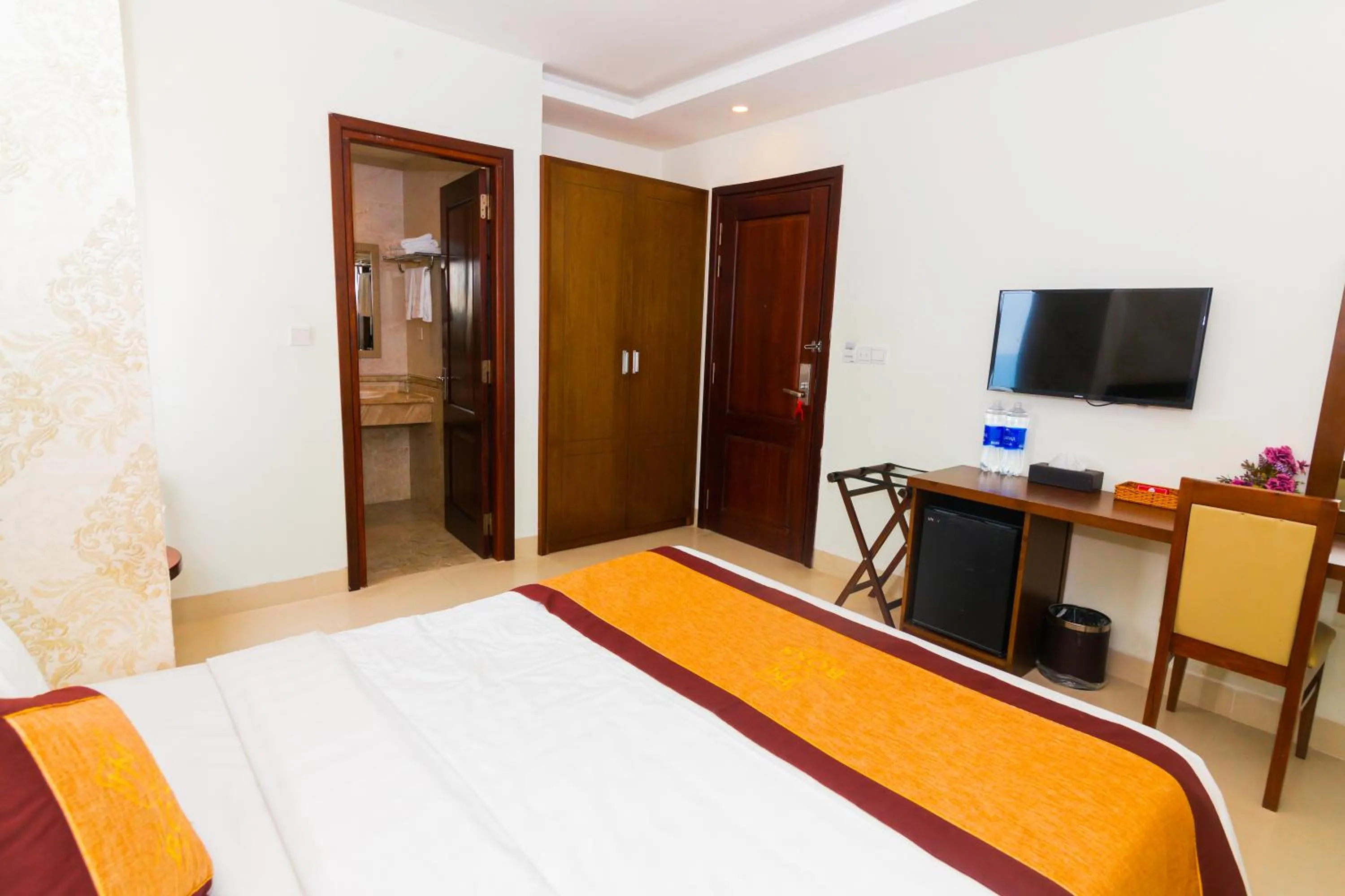 Bedroom, Bed in Boss Hotel