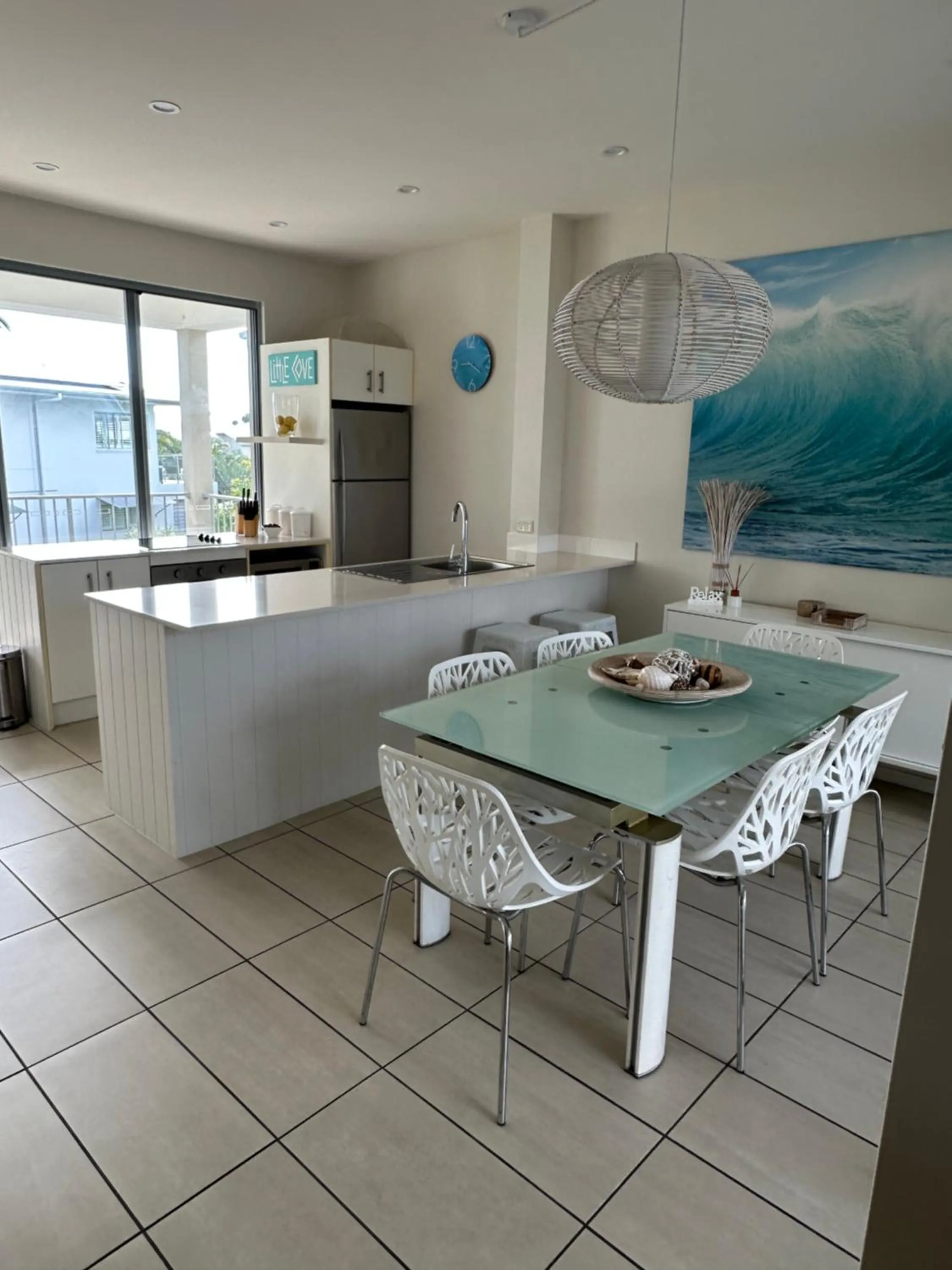 Dining area in Metzo Noosa Resort