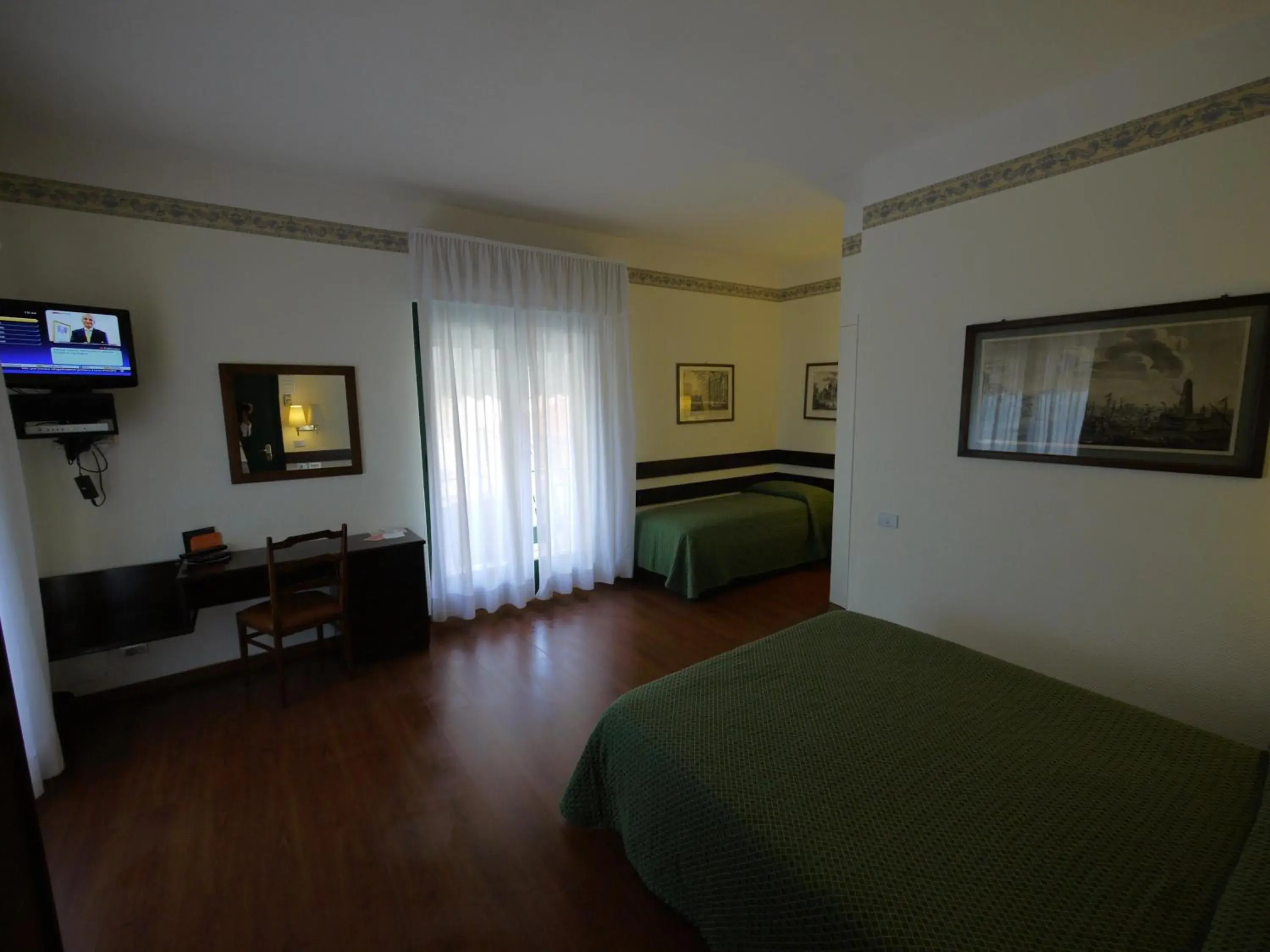 Deluxe Double Room with Sea View and Balcony in Hotel Piccadilly Deluxe Double Room with Sea View and Balcony in Hotel Piccadilly