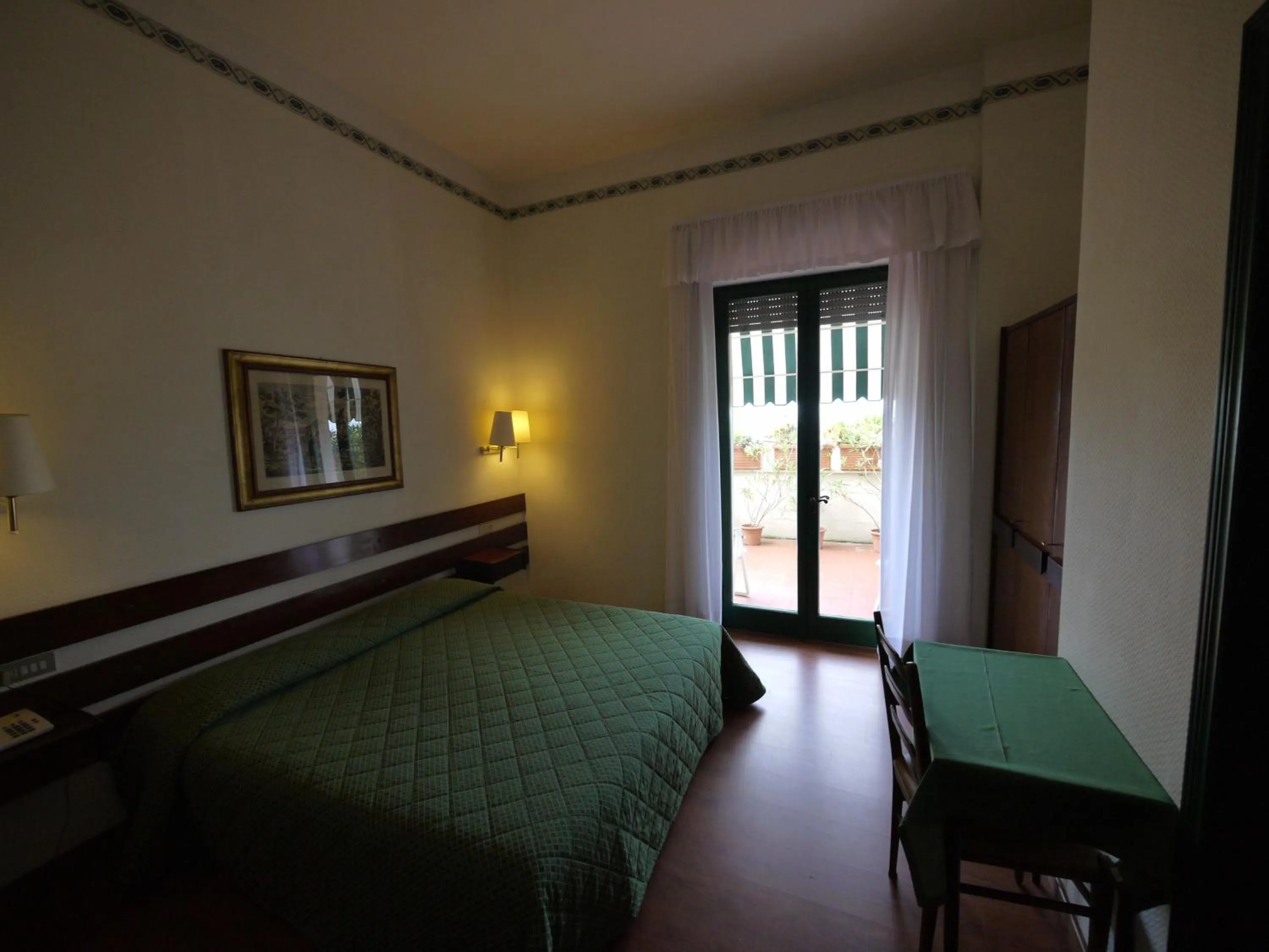 Bed in Hotel Piccadilly