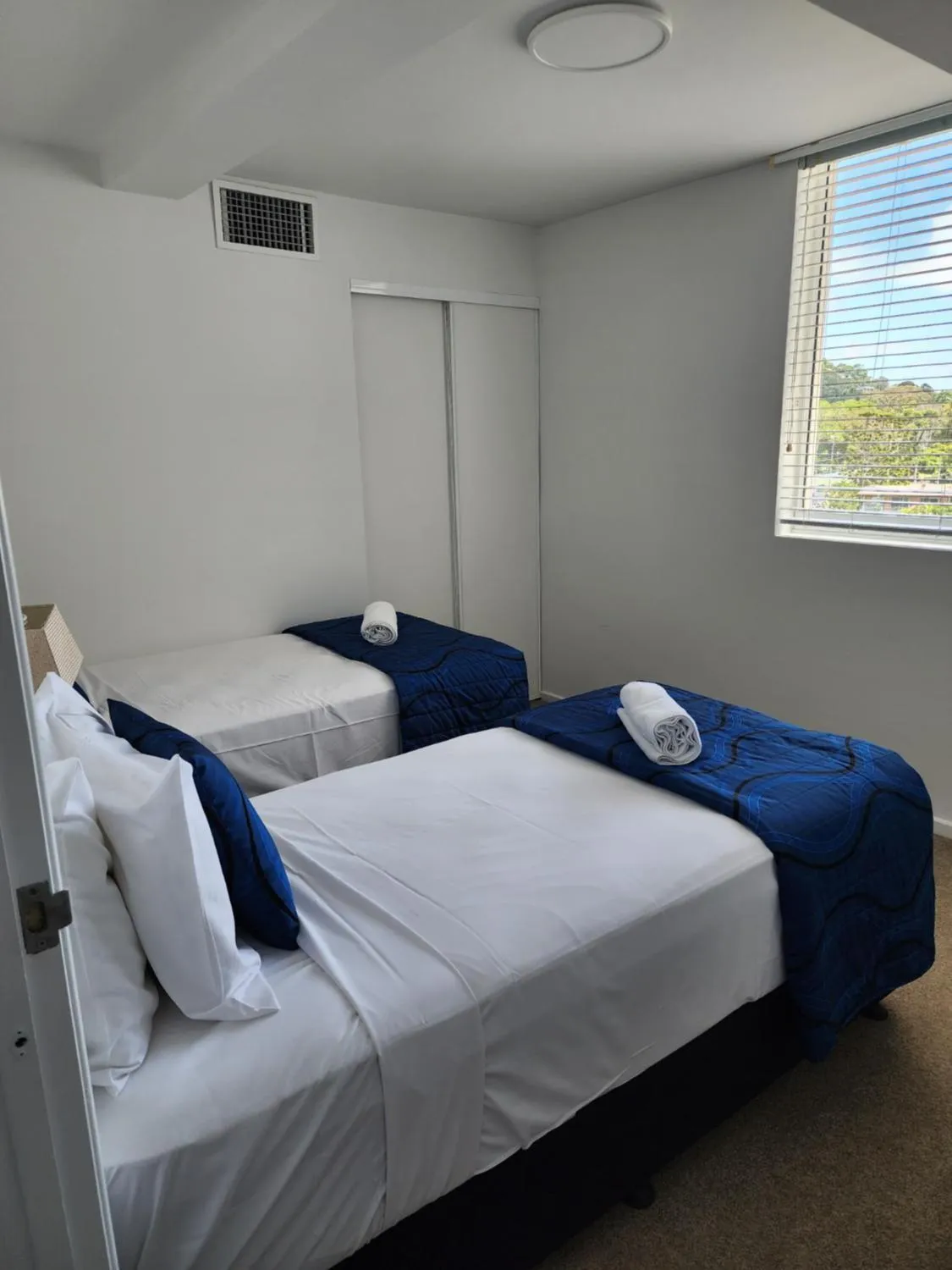Bedroom, Bed in Kirra Beach Apartments