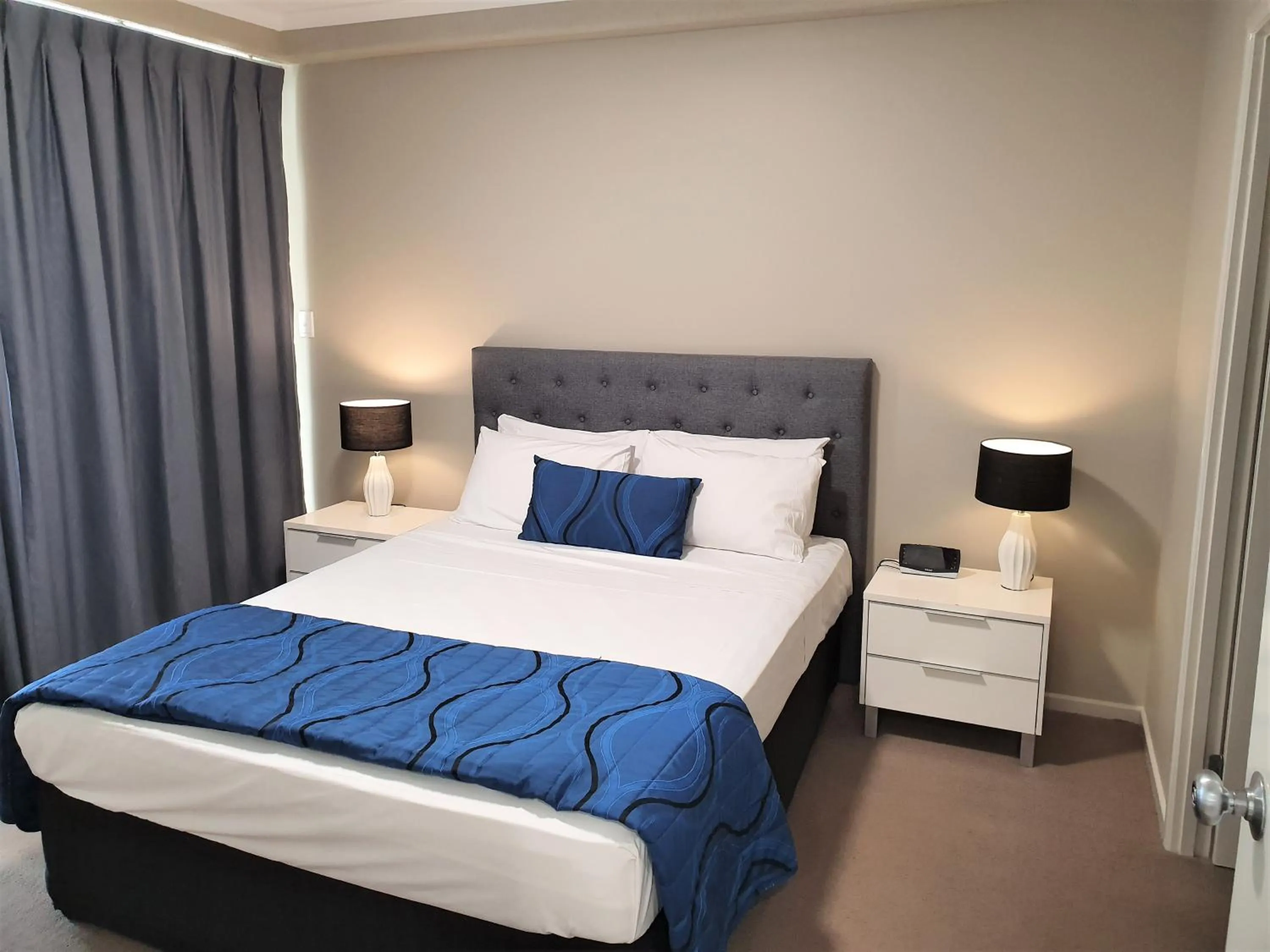 Bed in Kirra Beach Apartments