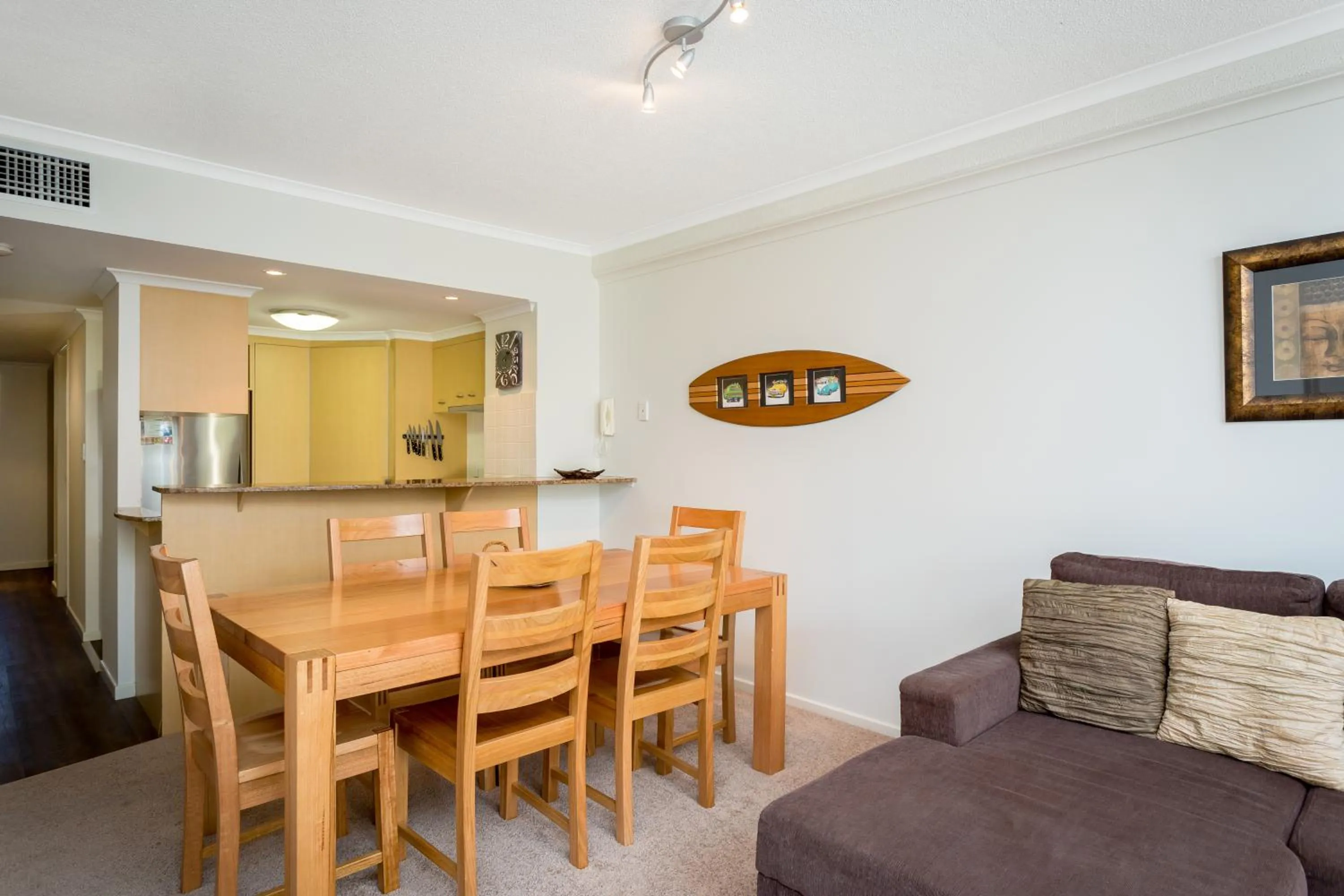TV and multimedia in Kirra Beach Apartments
