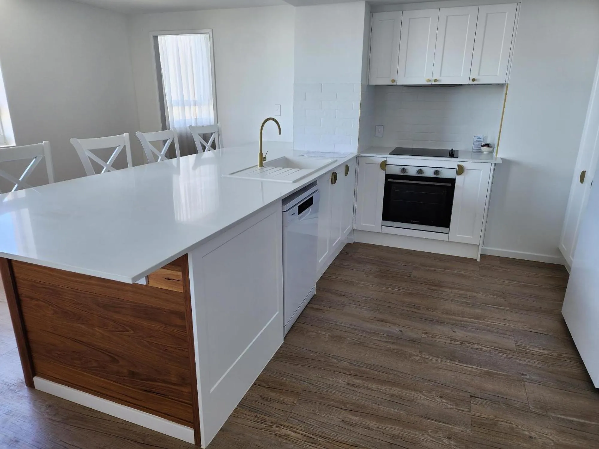 Kitchen or kitchenette in Kirra Beach Apartments