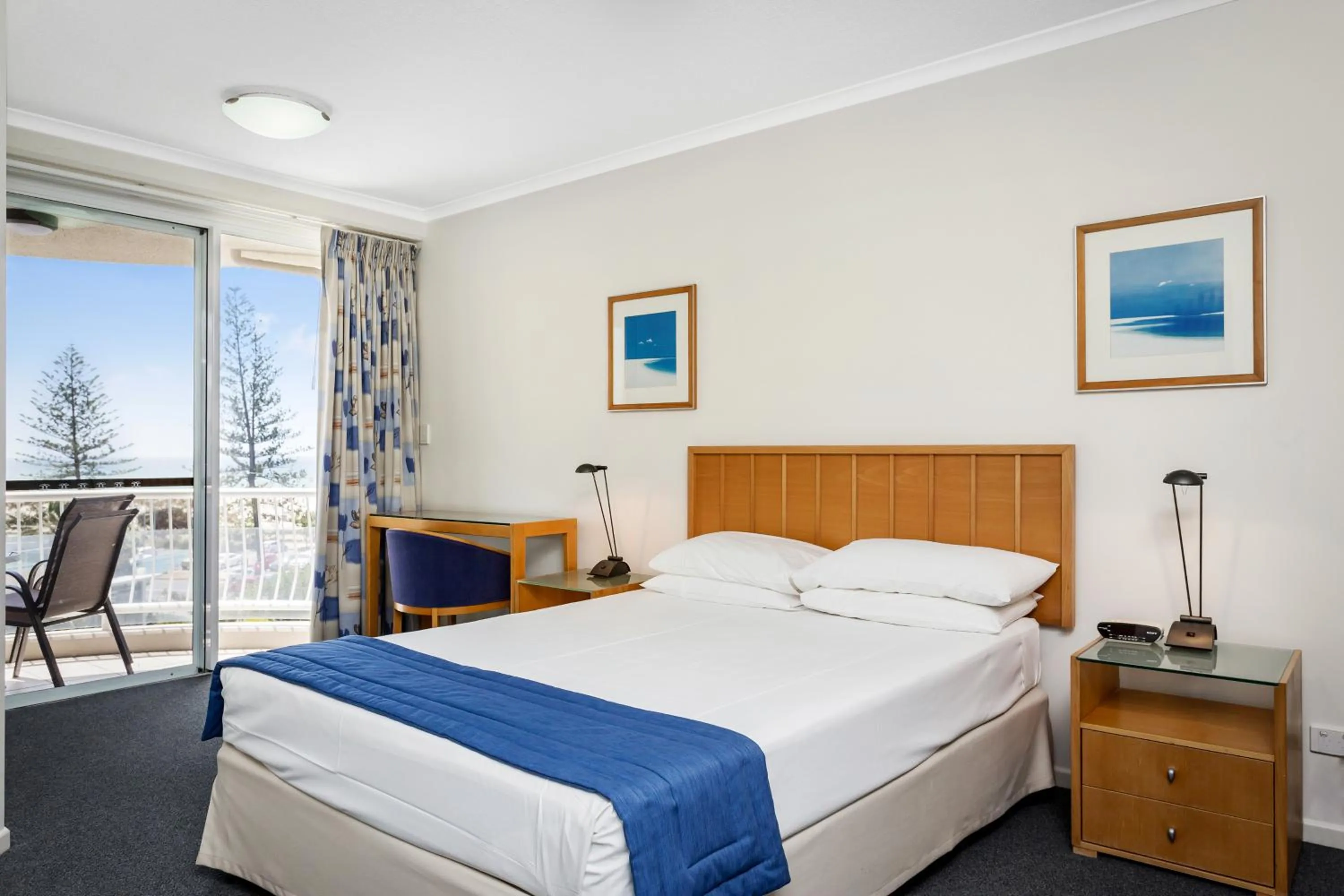 Bed in Kirra Beach Apartments