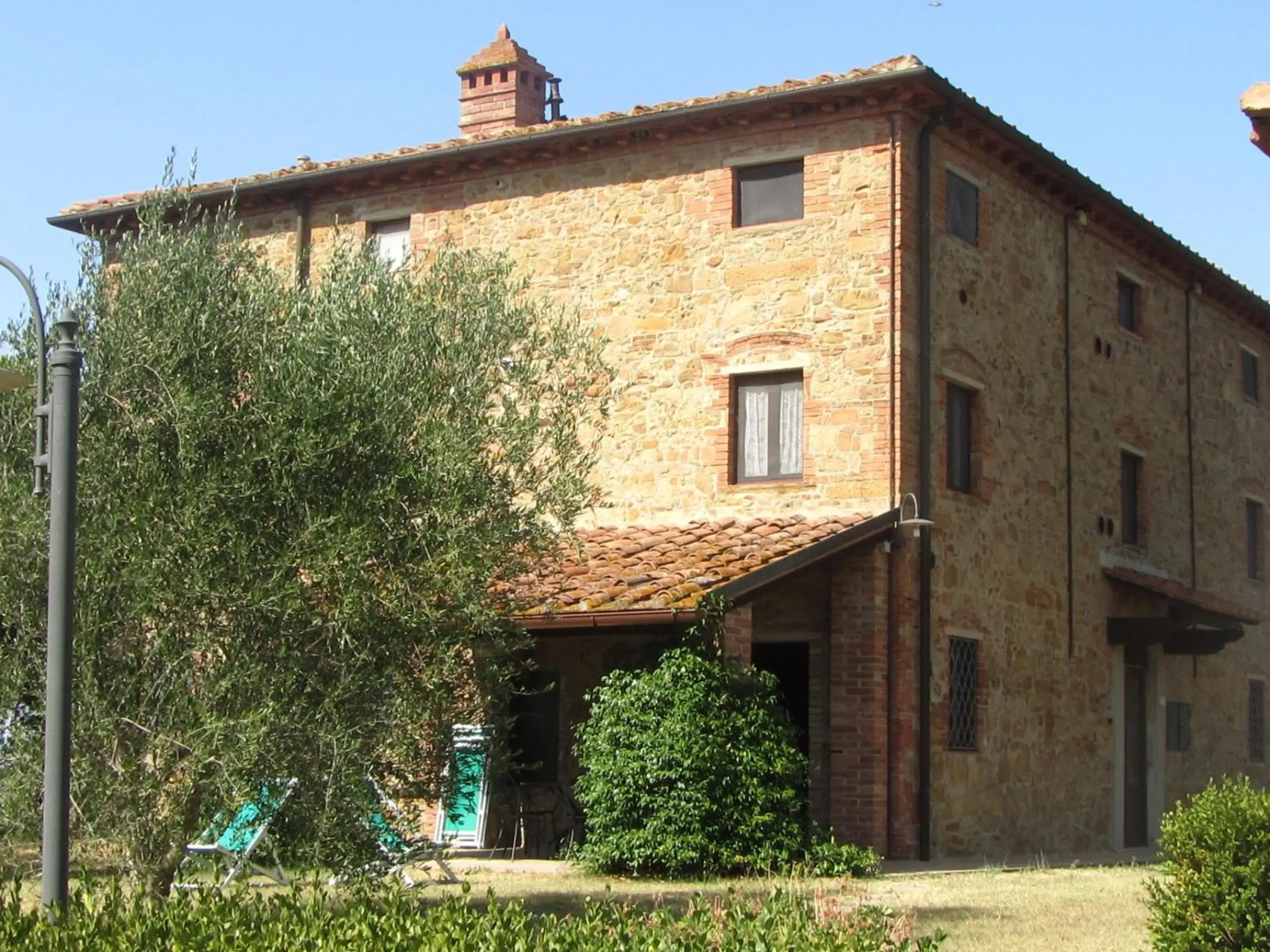 Facade/entrance in Castellare Di Tonda Facade/entrance in Castellare Di Tonda