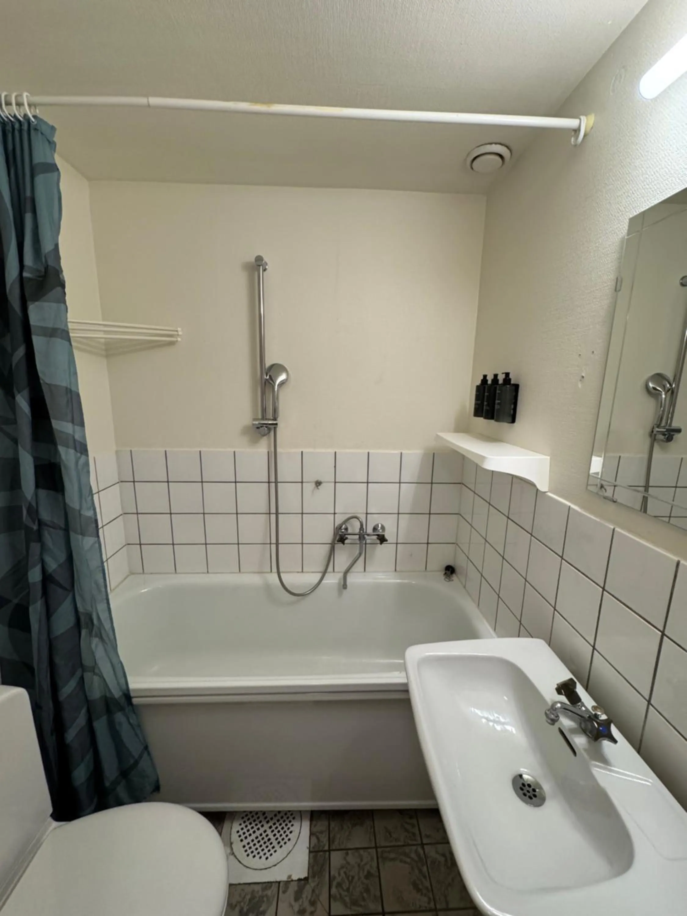 Shower in Solsta Hotell