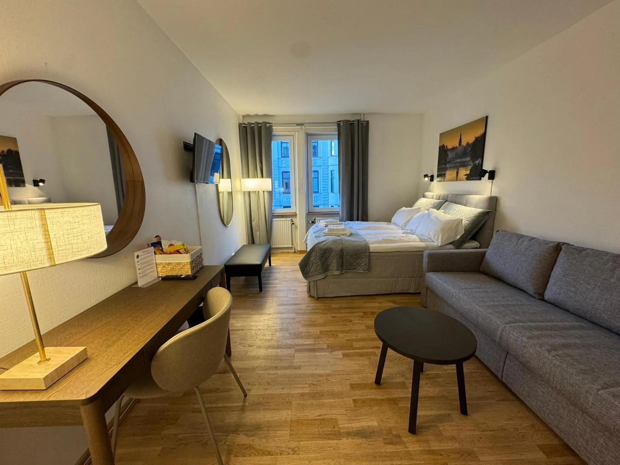 Bed in Solsta Hotell