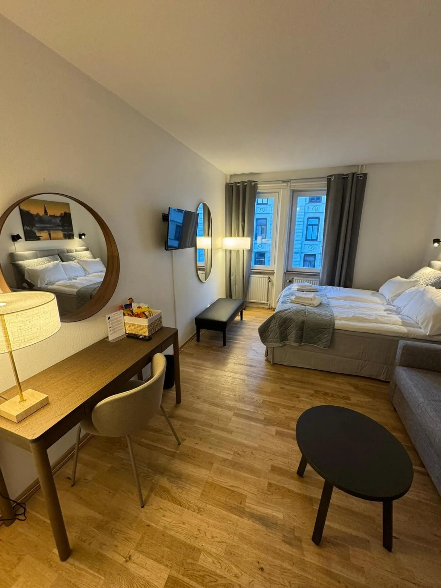 Bed in Solsta Hotell