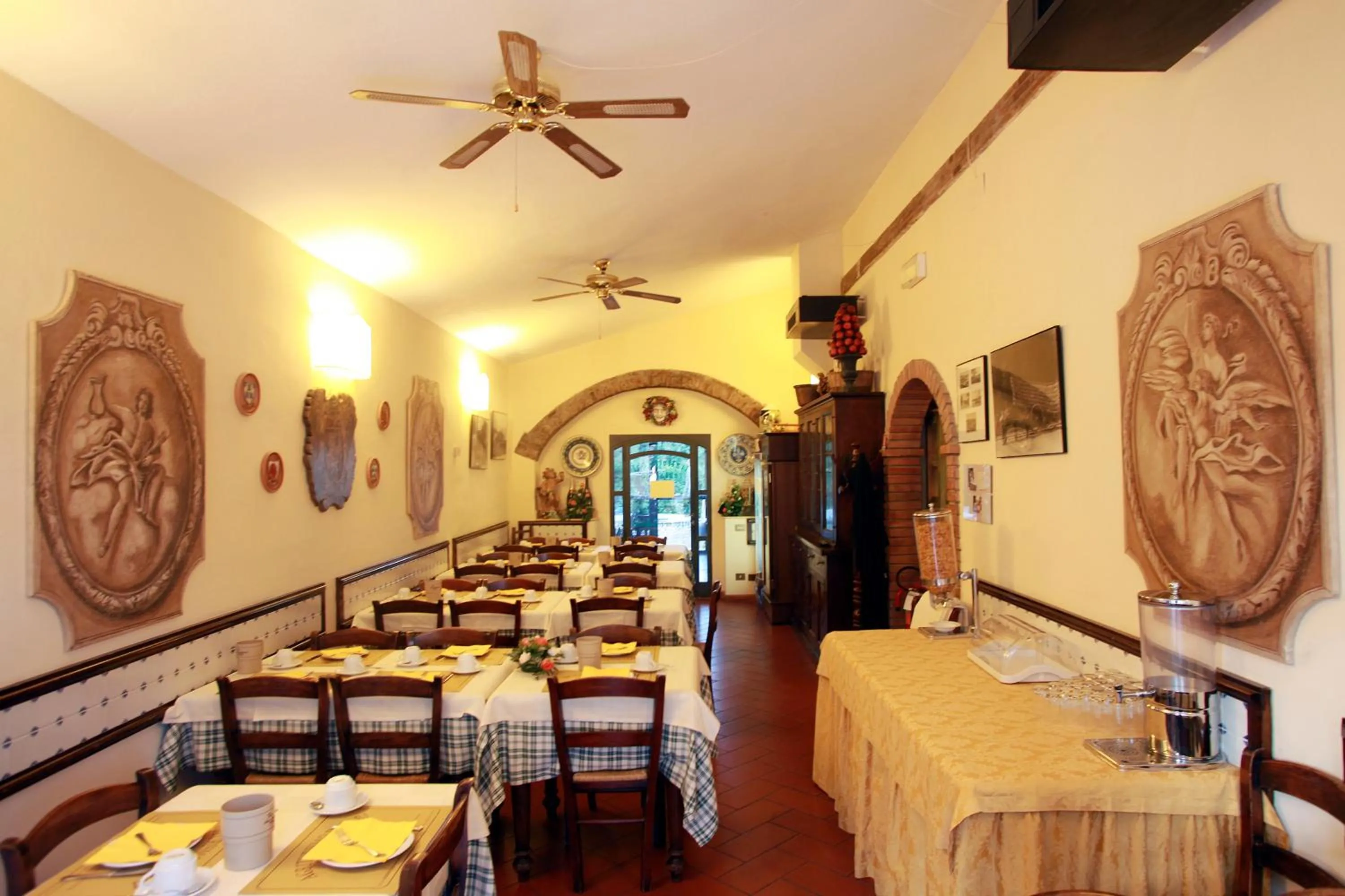 Restaurant/places to eat in Agriturismo Vecchio Borgo Di Inalbi