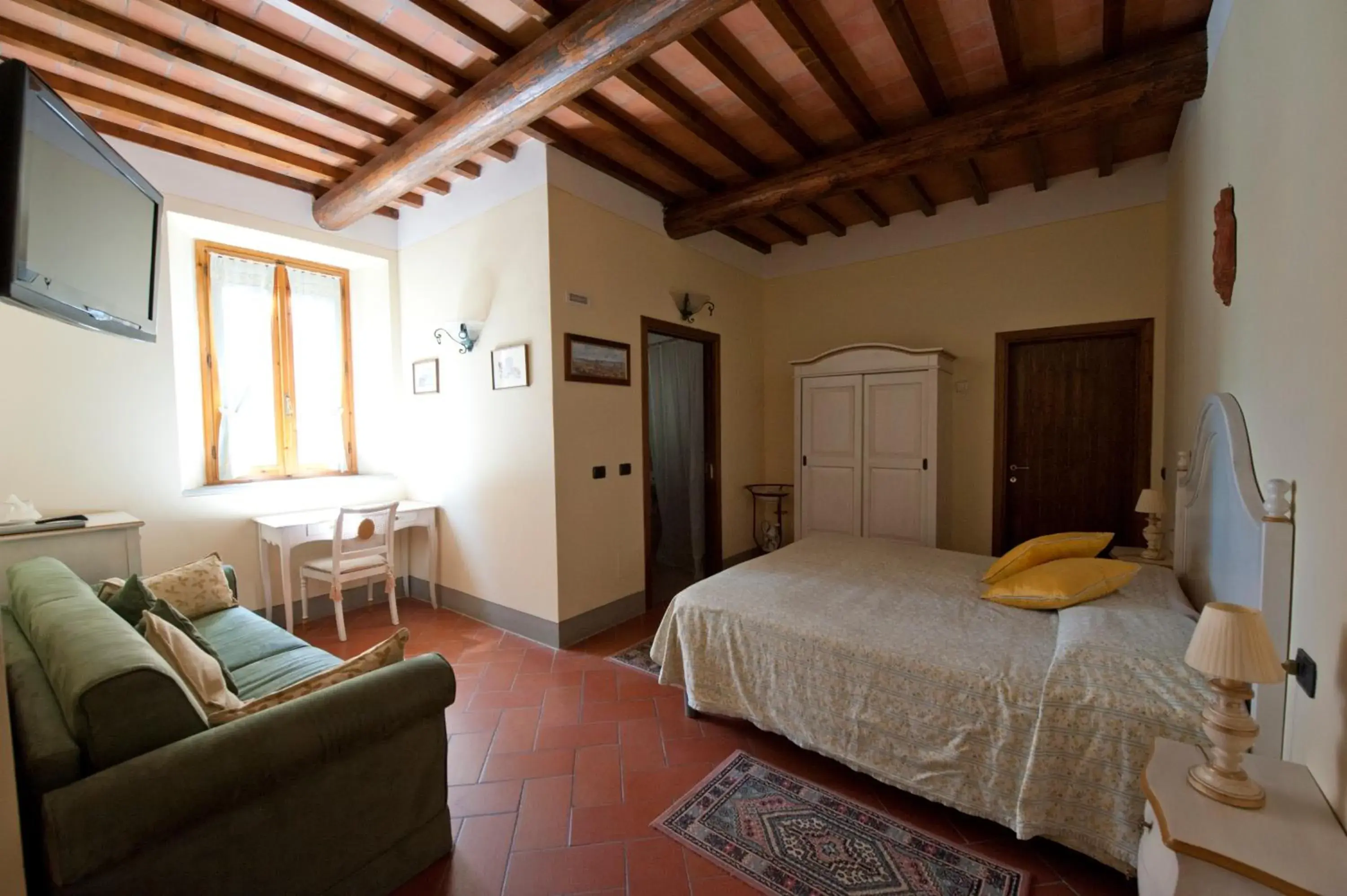 Standard Double Room in Agriturismo Vecchio Borgo Di Inalbi Standard Double Room in Agriturismo Vecchio Borgo Di Inalbi