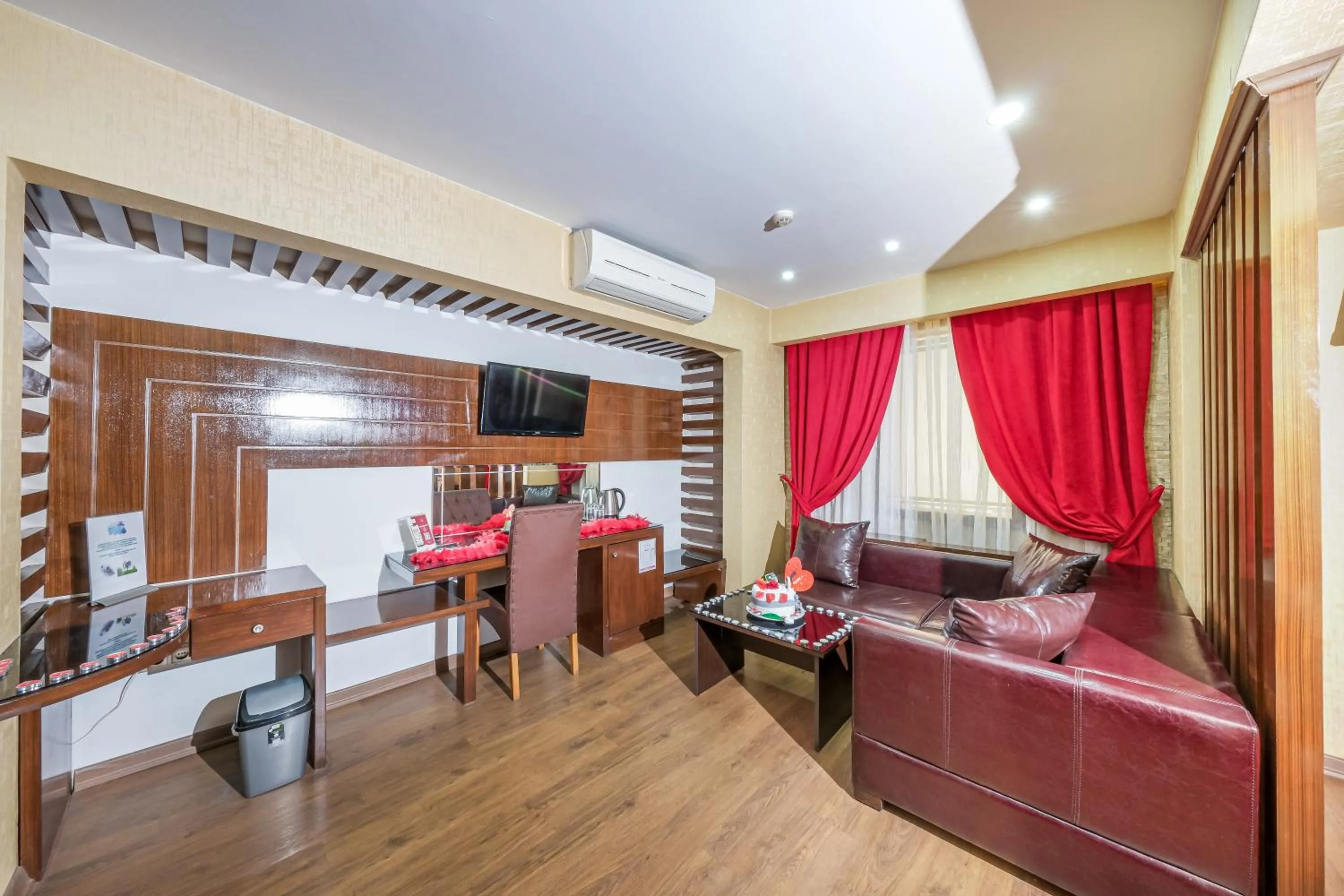 TV and multimedia in Marlight Boutique Hotel