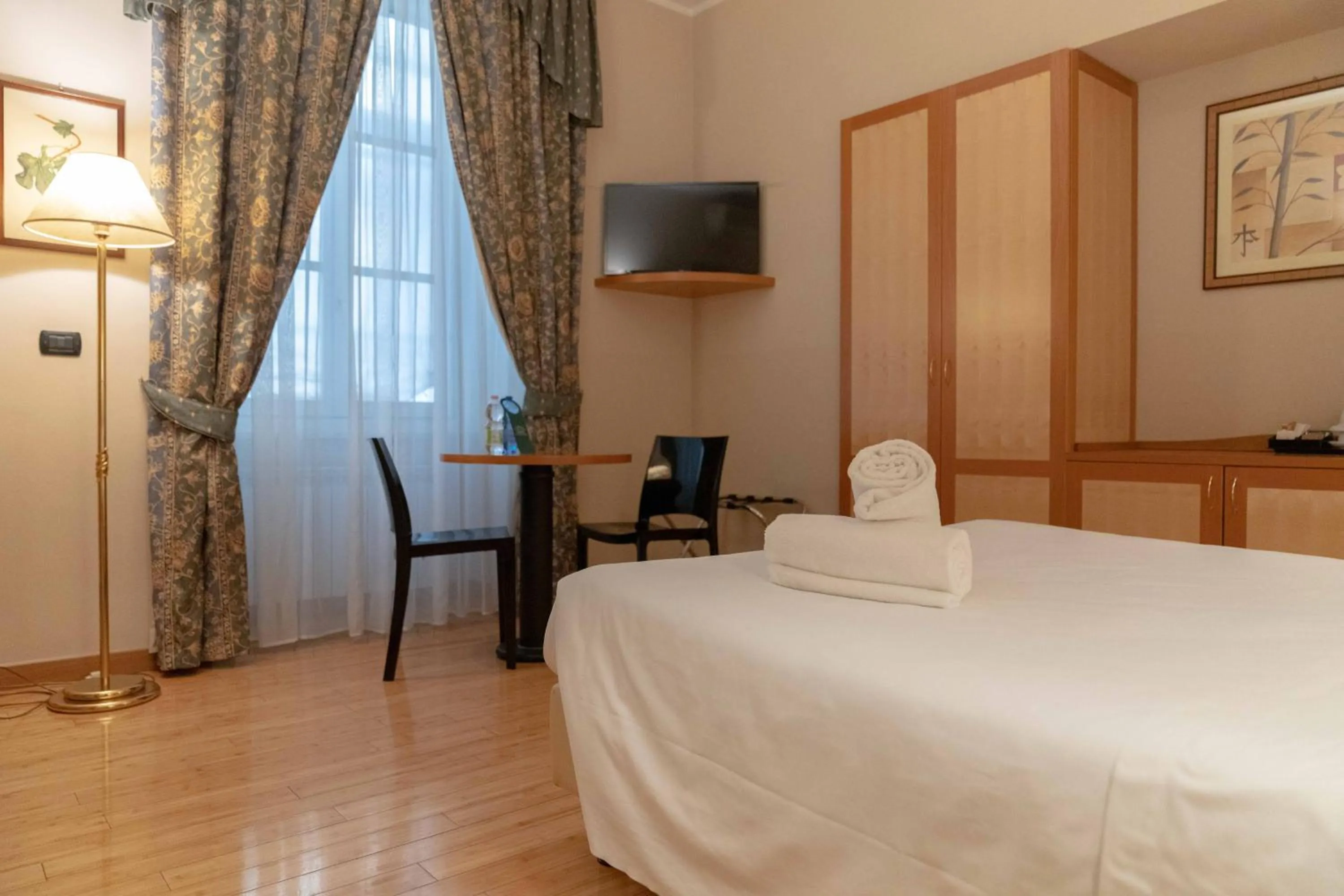 Photo of the whole room, Bed in Hotel Bologna