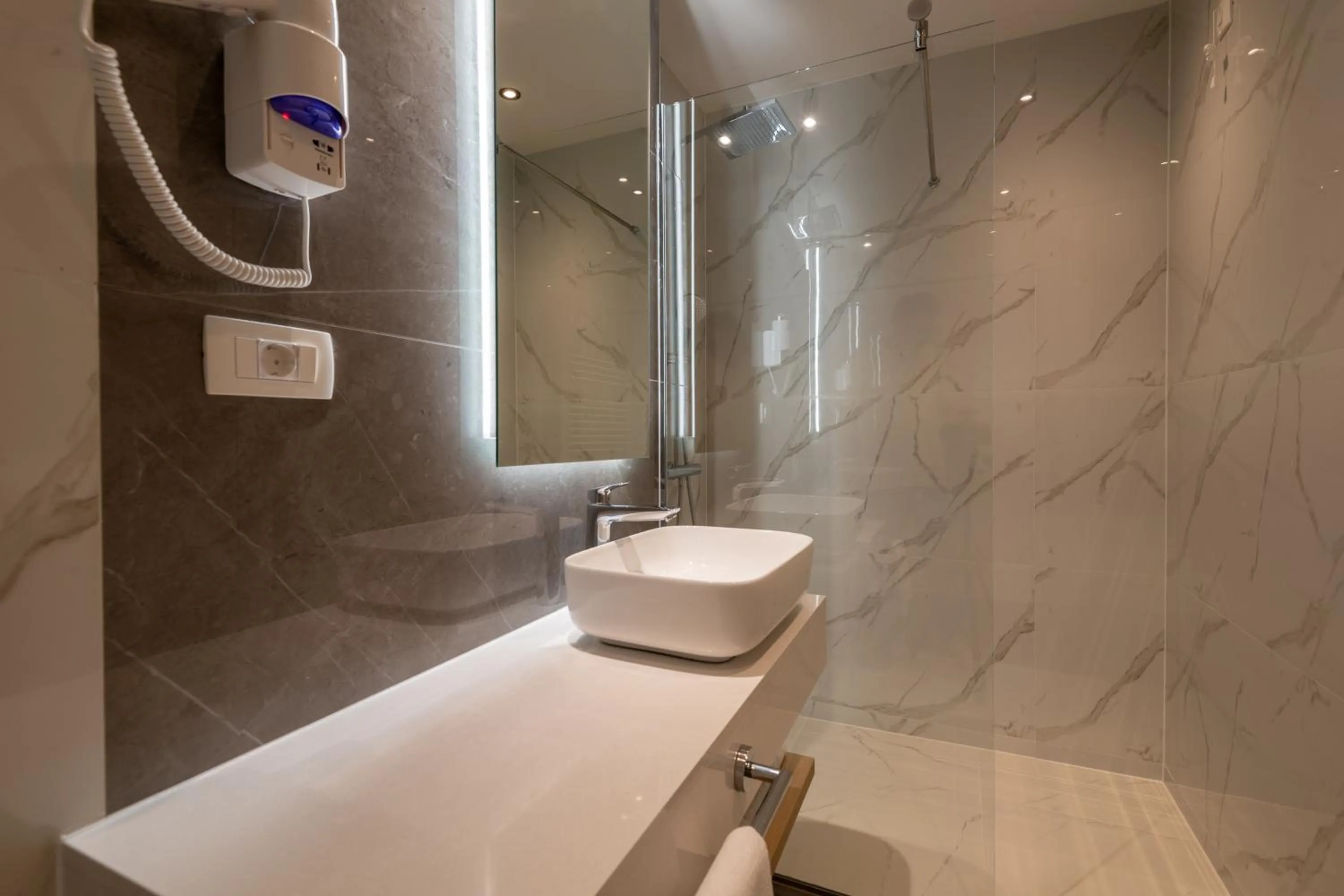Shower in Hotel Sunce Neum