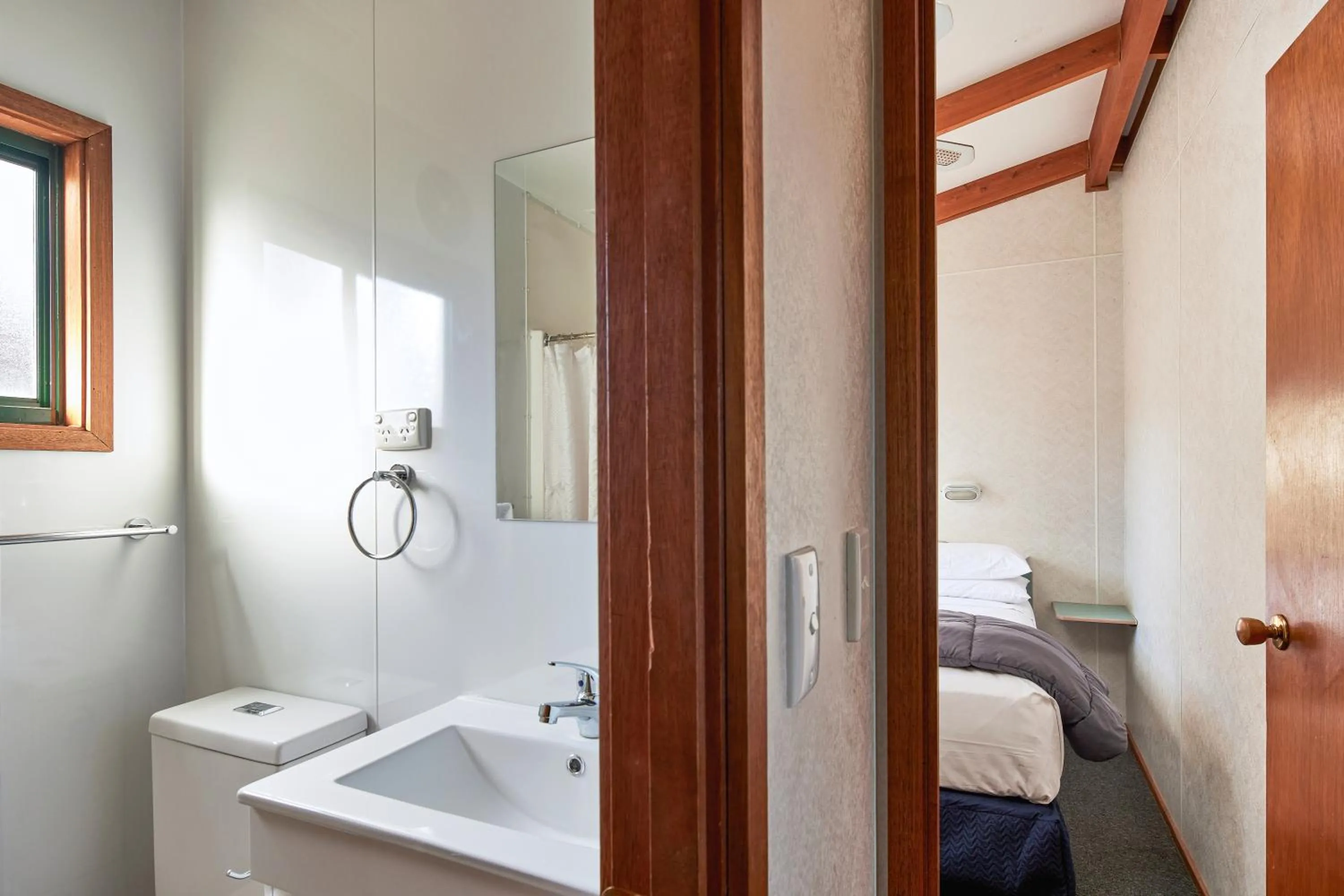 Bed in NRMA Bathurst Panorama Holiday Park