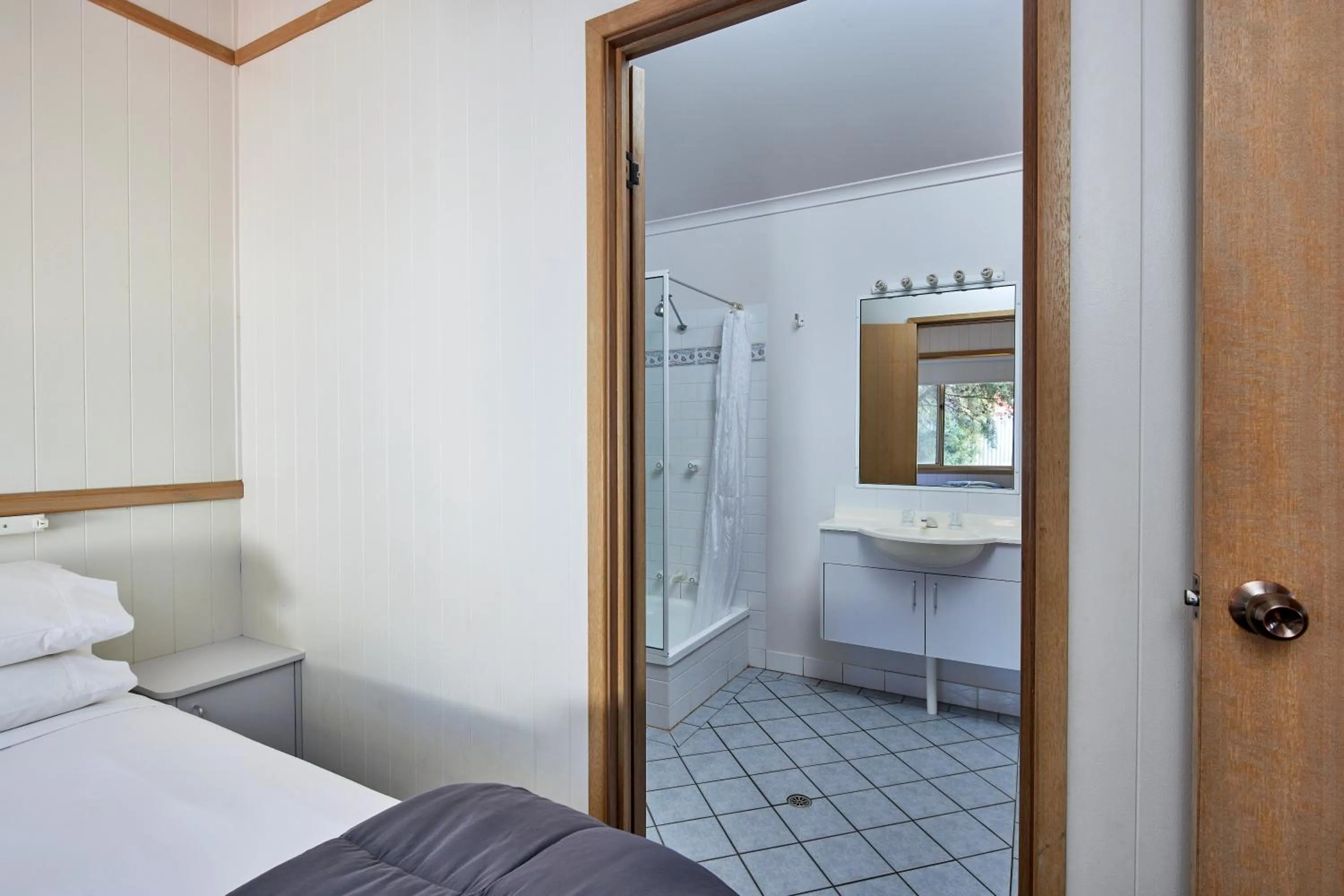 Bed in NRMA Bathurst Panorama Holiday Park