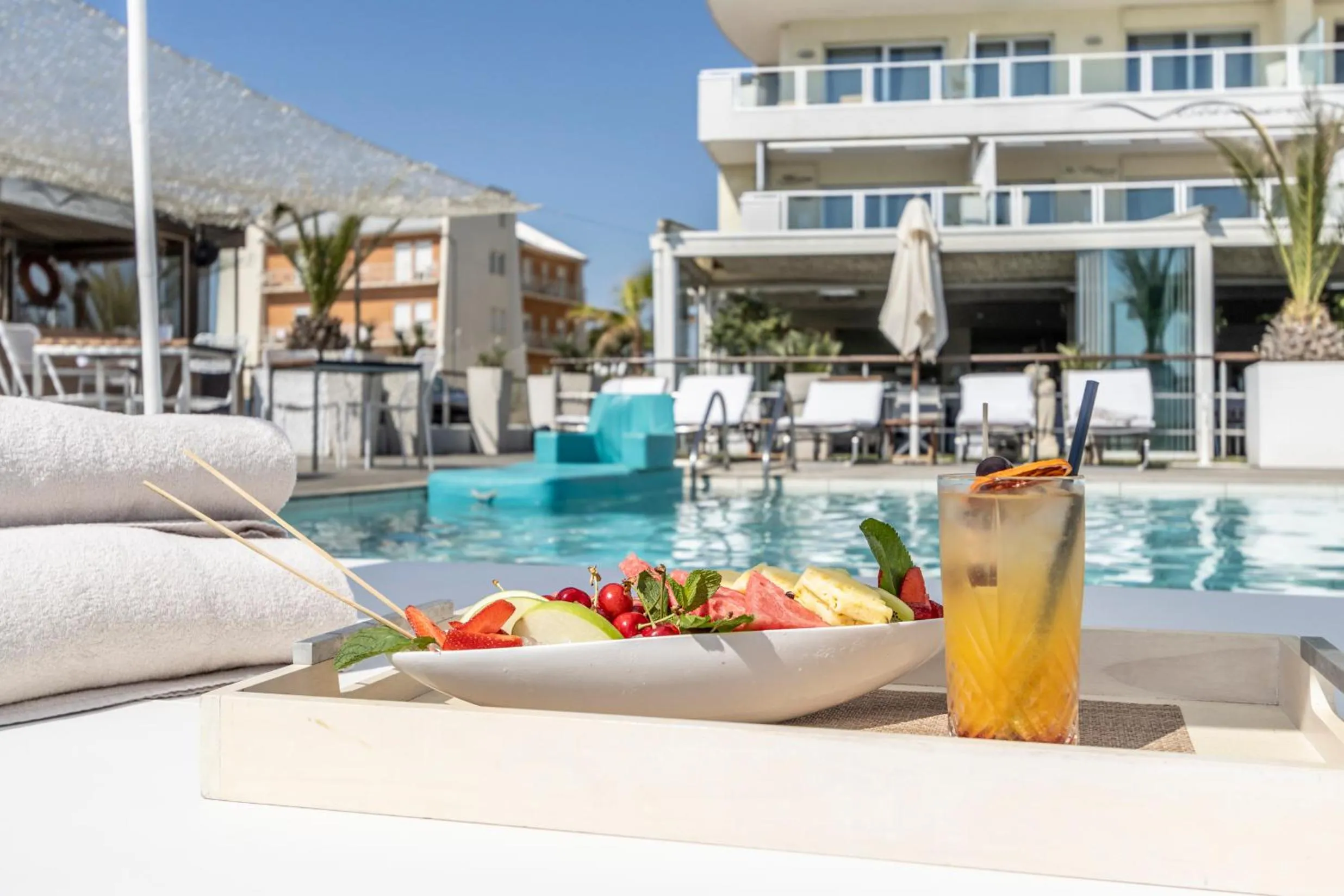 Food in Vistamare Suite