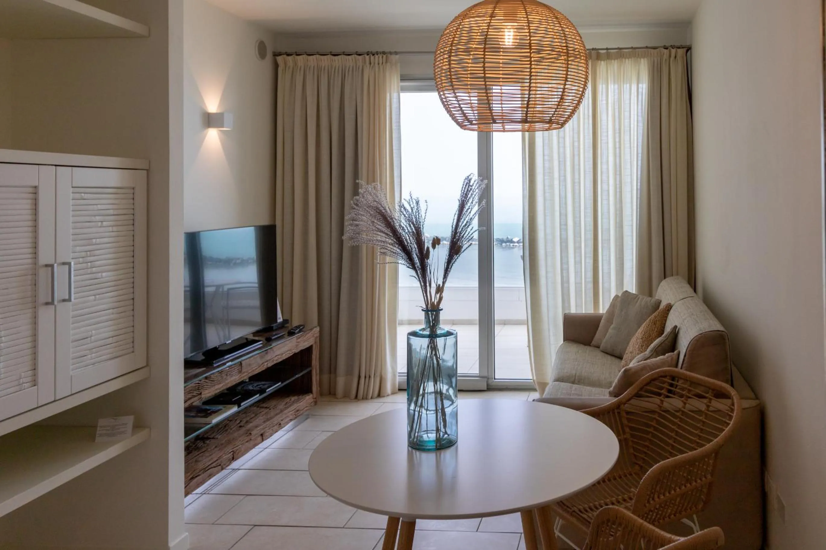 Living room in Vistamare Suite