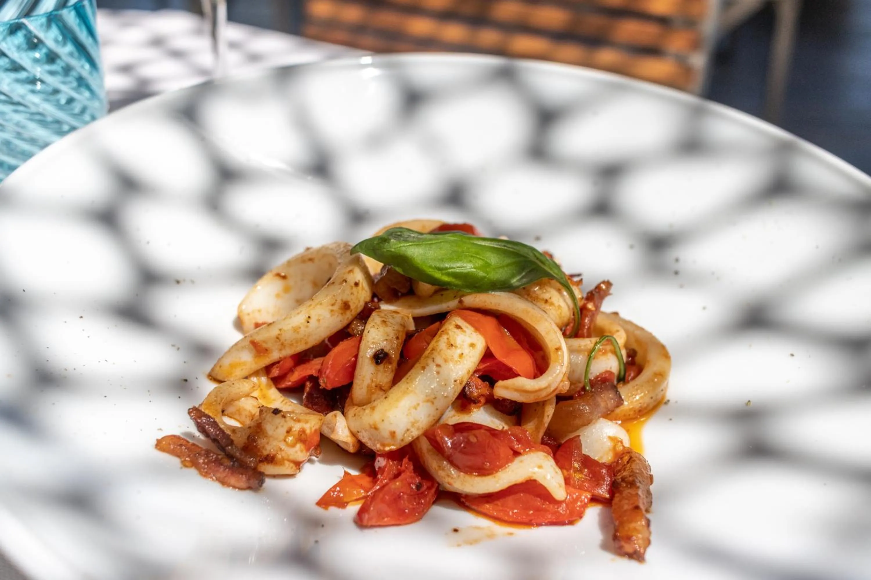 Restaurant/places to eat in Vistamare Suite